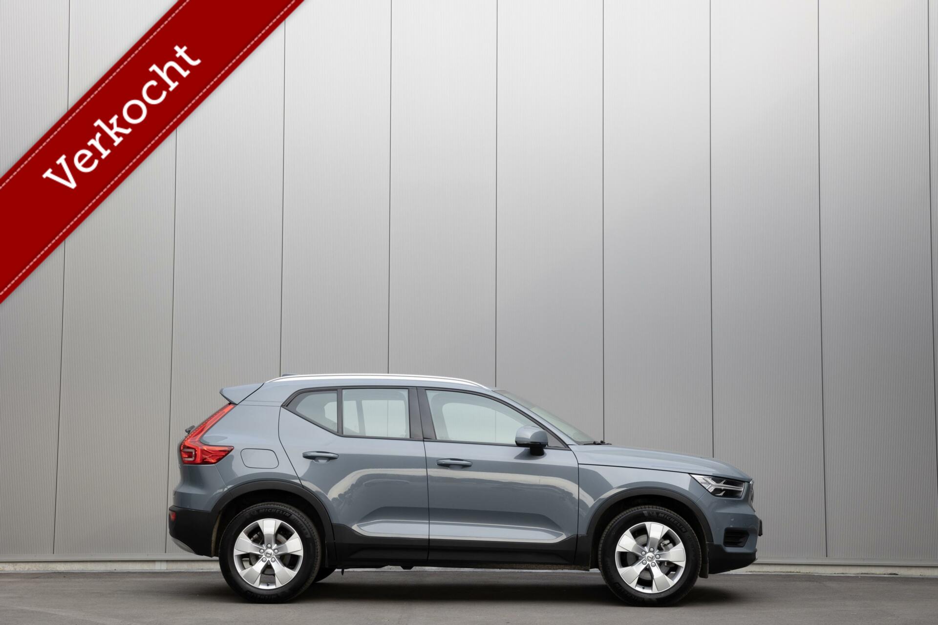 Volvo XC40 - | B4 Momentum BusinessPro | Navigatie | Achteruitrijcamera | 2100kg trekgewicht | Mild-Hybride |