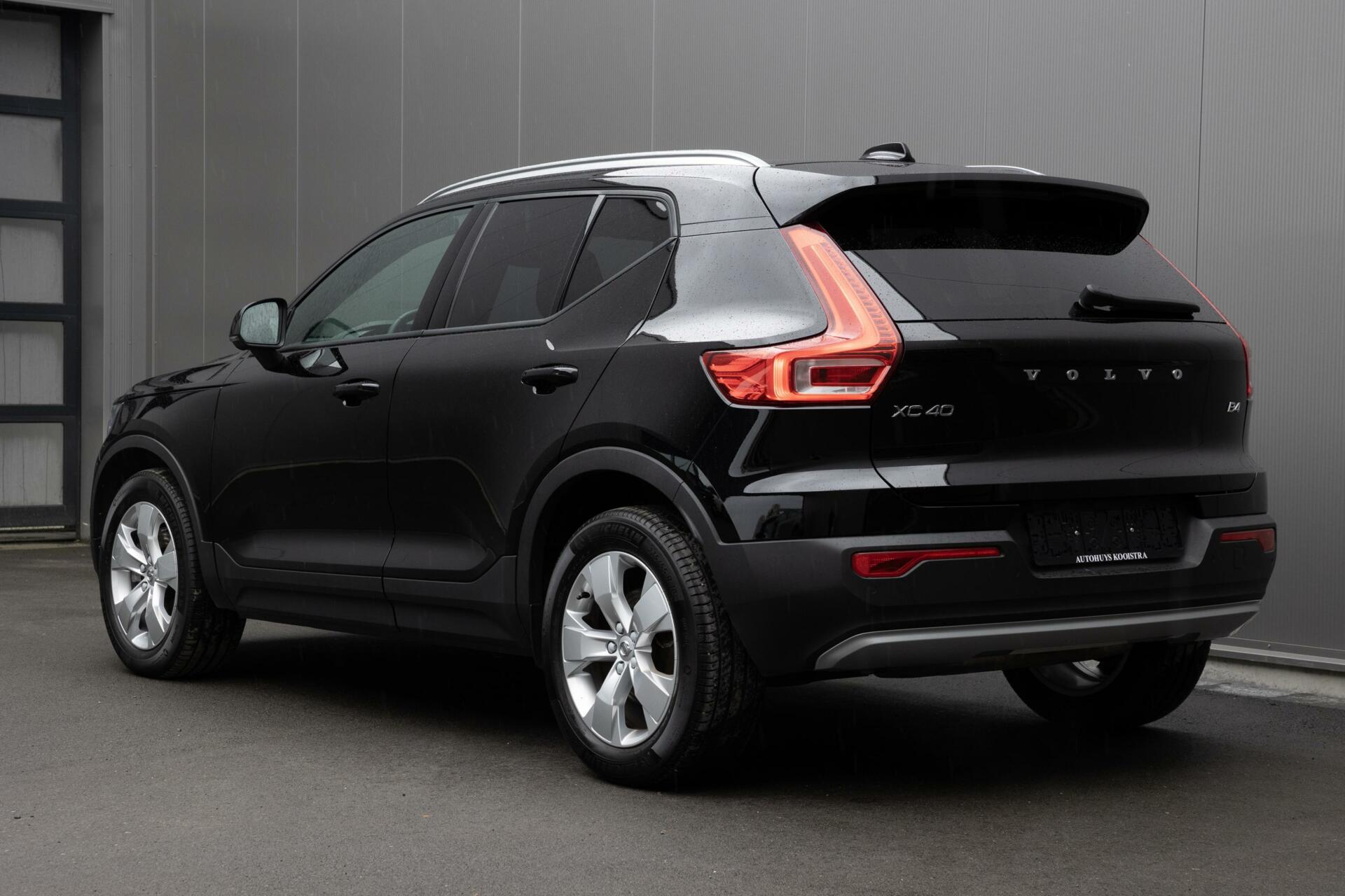 Volvo XC40 2.0 B4 Momentum Business