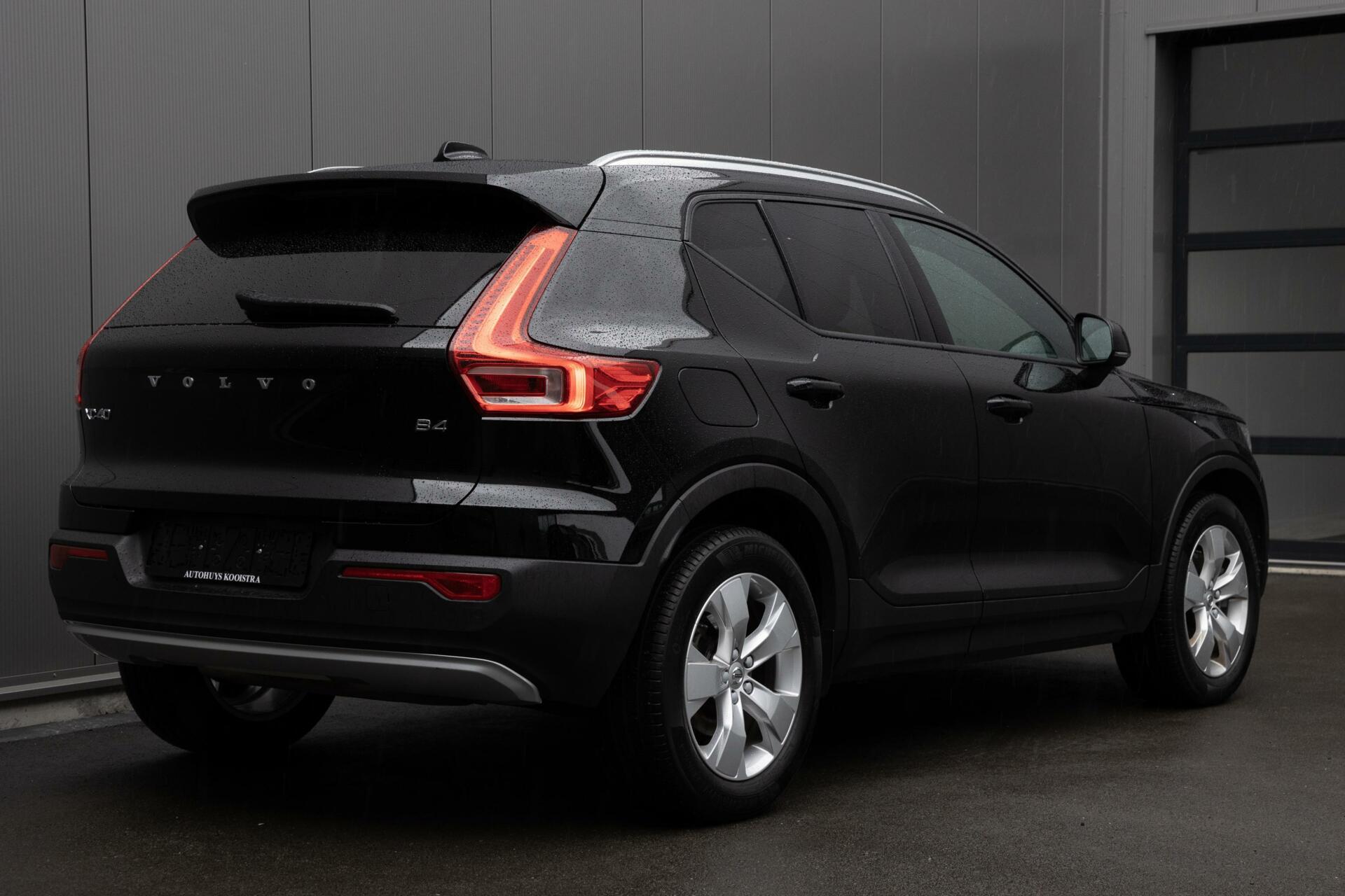 Volvo XC40 2.0 B4 Momentum Business