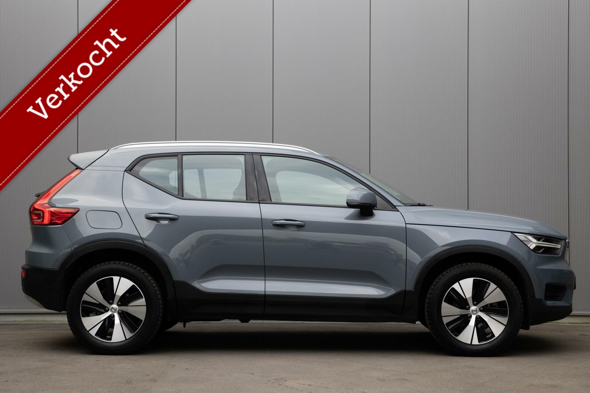 Volvo XC40 | B4 Momentum Business Pro | Navigatie | Achteruitrijcamera | 2100kg trekgewicht | Mild-Hybride |