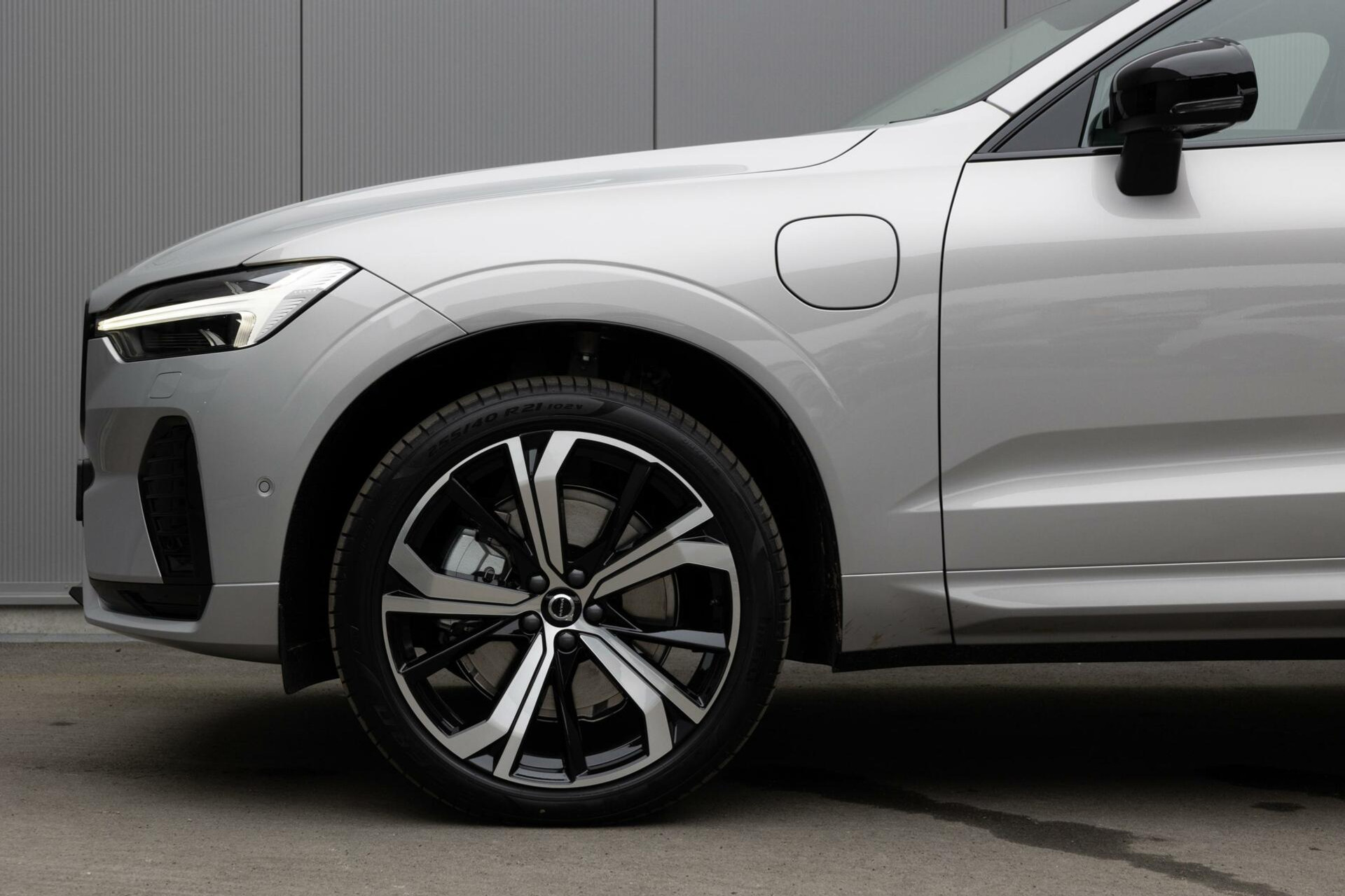 Volvo XC60 Recharge T6 AWD Ultra Dark | MY2025 SAMENSTELLEN