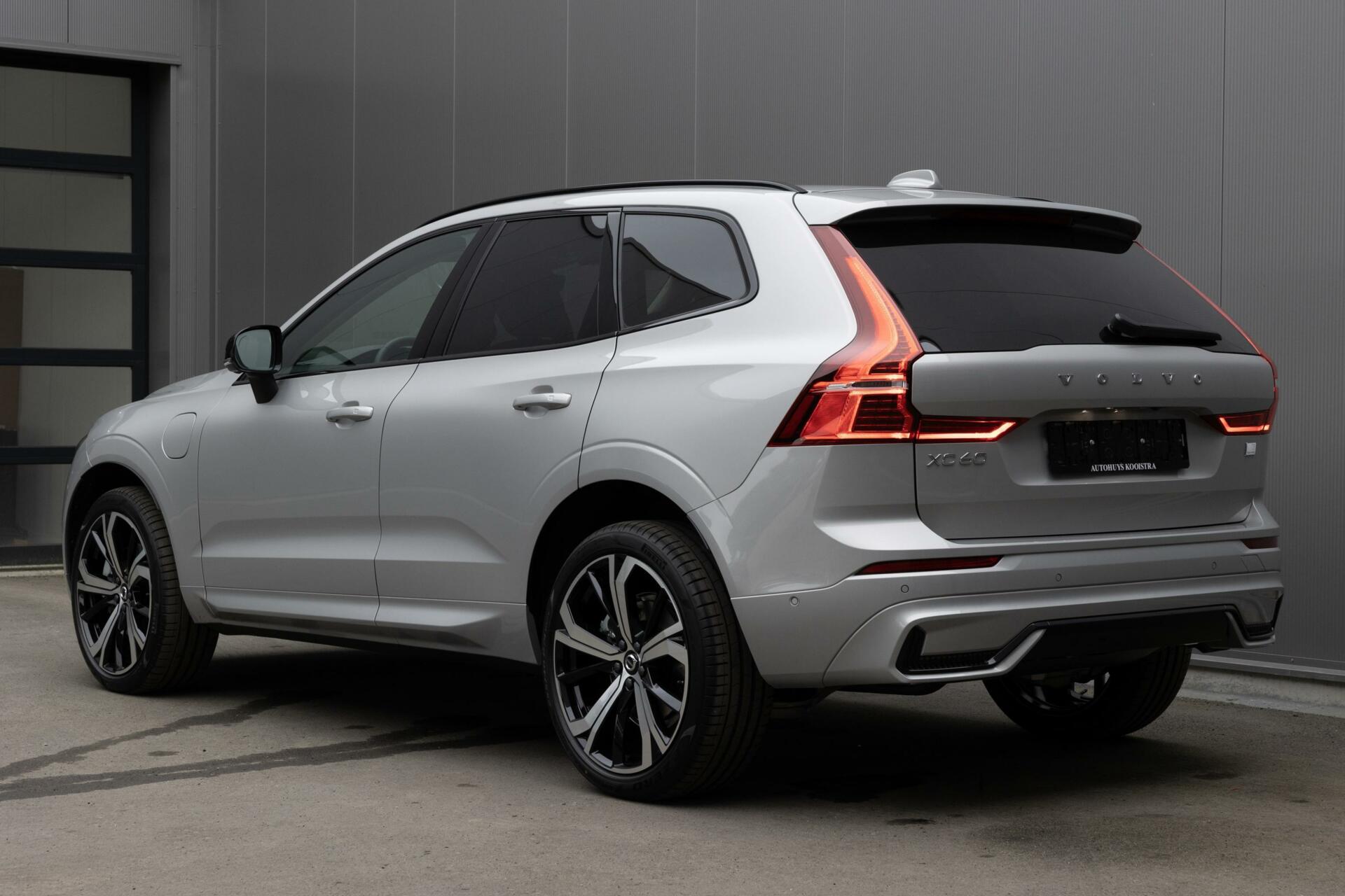 Volvo XC60 Recharge T6 AWD Ultra Dark | MY2025 SAMENSTELLEN