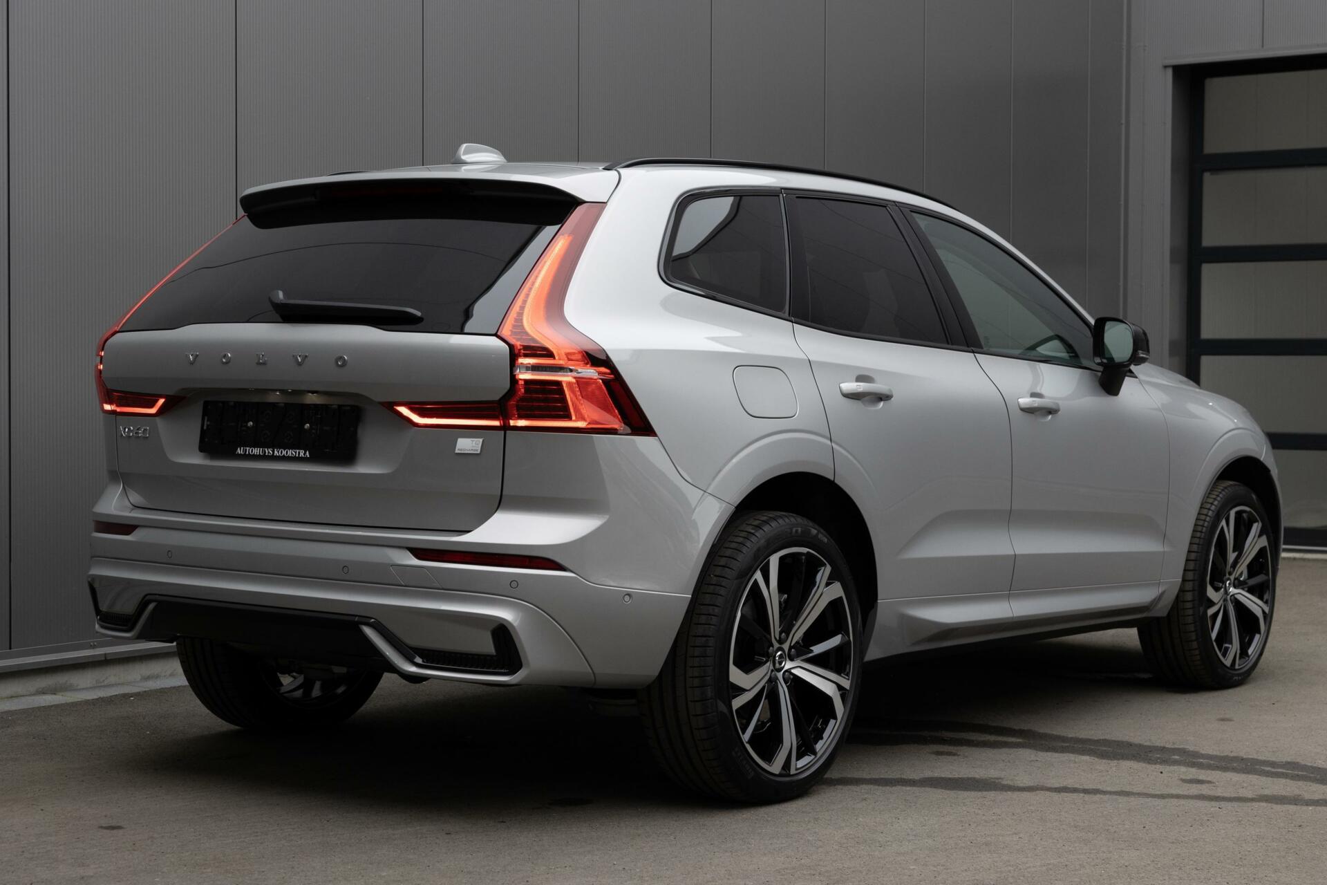 Volvo XC60 Recharge T6 AWD Ultra Dark | MY2025 SAMENSTELLEN