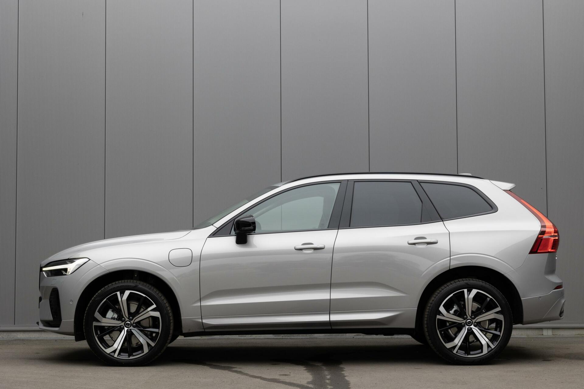 Volvo XC60 Recharge T6 AWD Ultra Dark | MY2025 SAMENSTELLEN