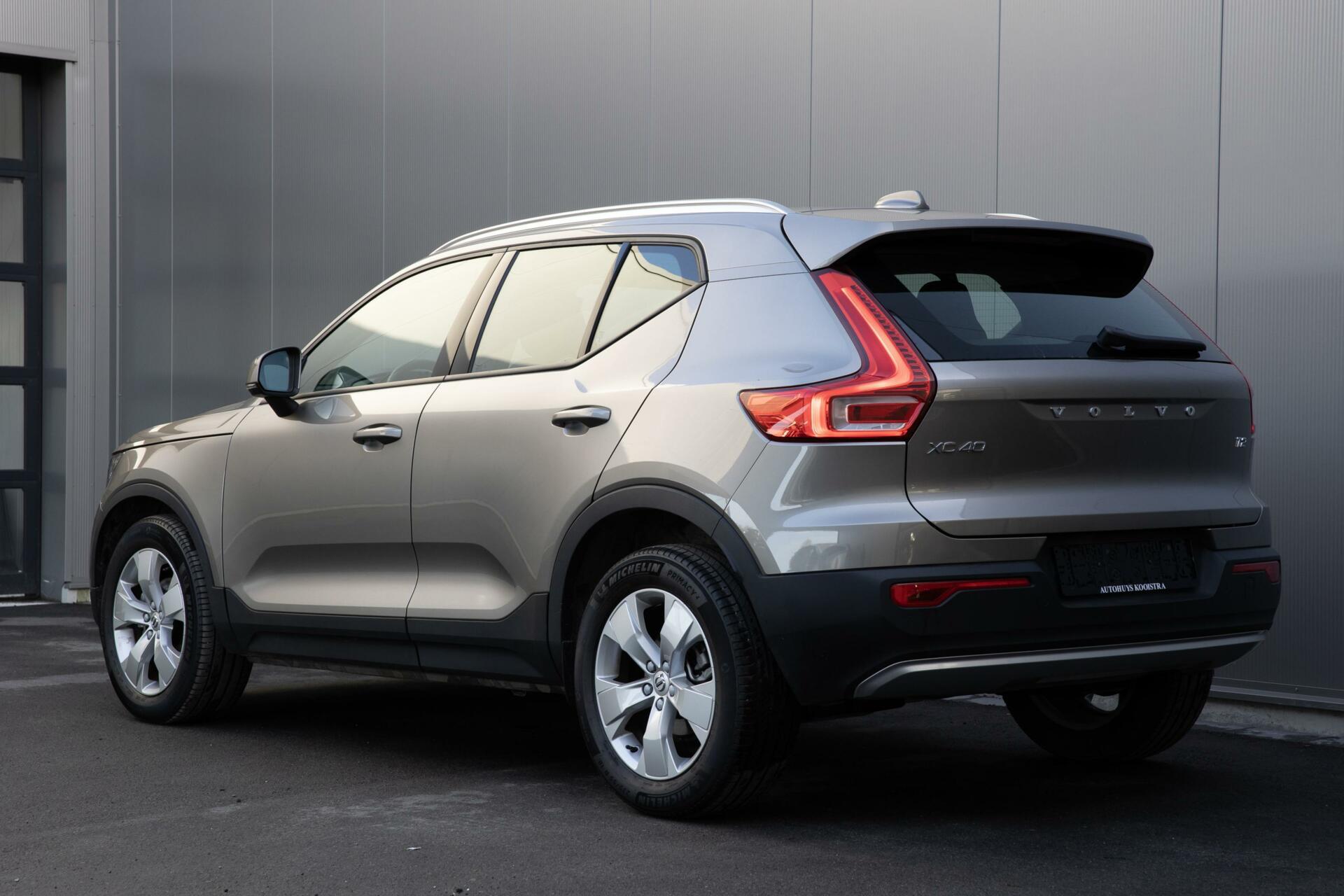 Volvo XC40 | T2 Momentum | lage km stand | Cruise Control | Winterpack | DAB+