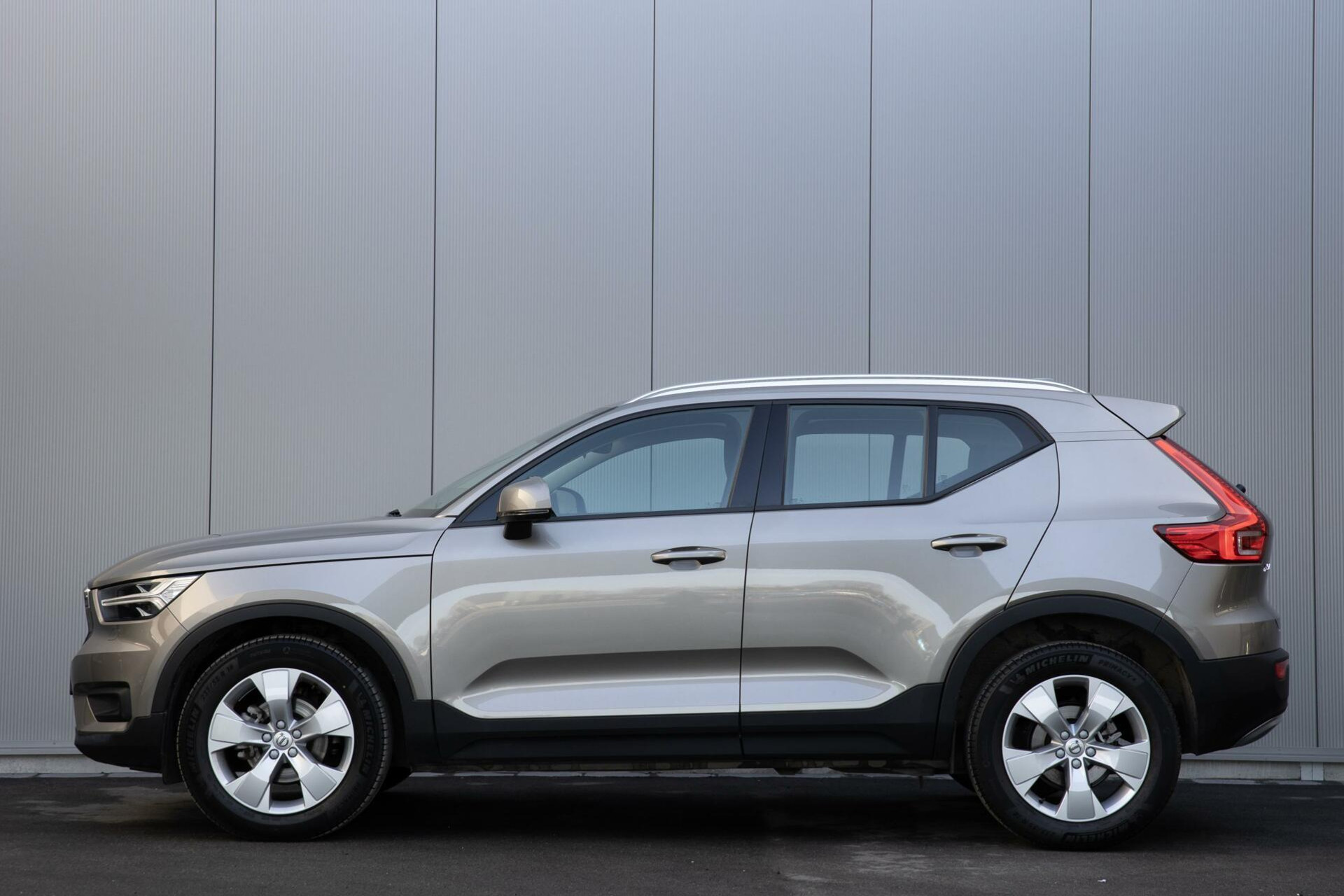 Volvo XC40 | T2 Momentum | lage km stand | Cruise Control | Winterpack | DAB+