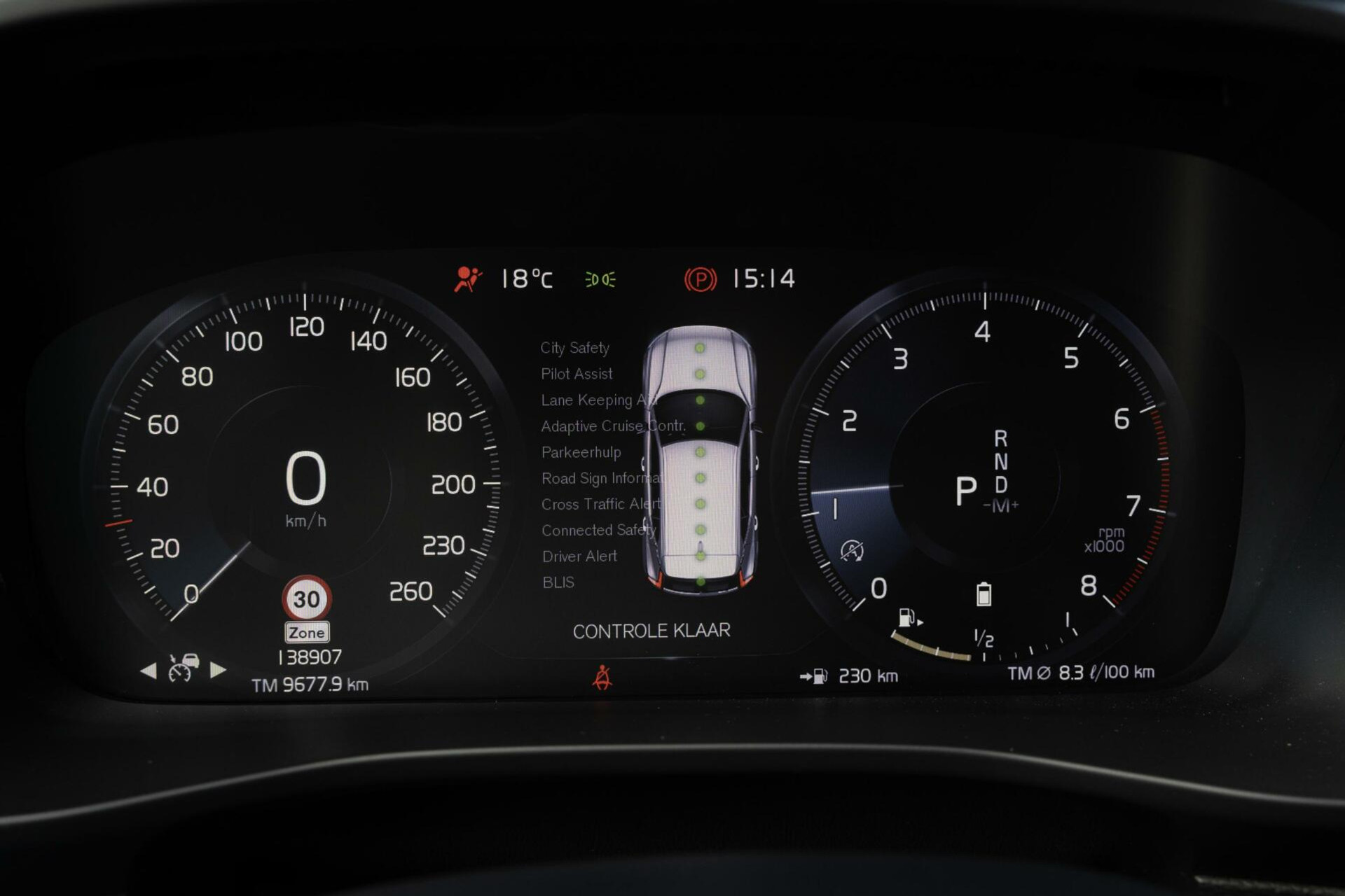 Volvo XC40 | B4 Momentum Pro | 2100 trekgewicht | Autopilot | Keyless | Achteruitrijcamera |