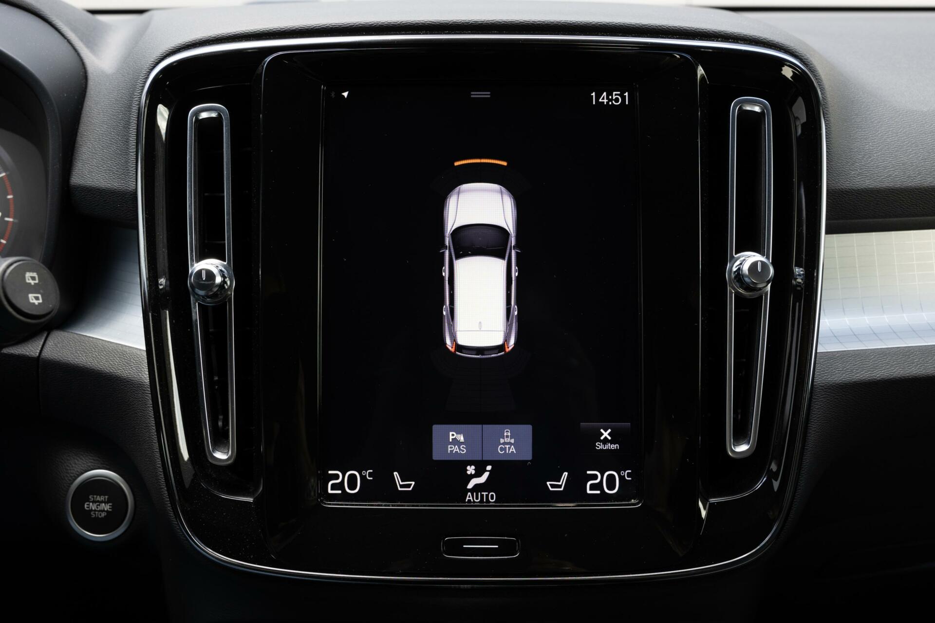 Volvo XC40 | B4 Momentum Pro | 2100 trekgewicht | Autopilot | Keyless | Achteruitrijcamera |