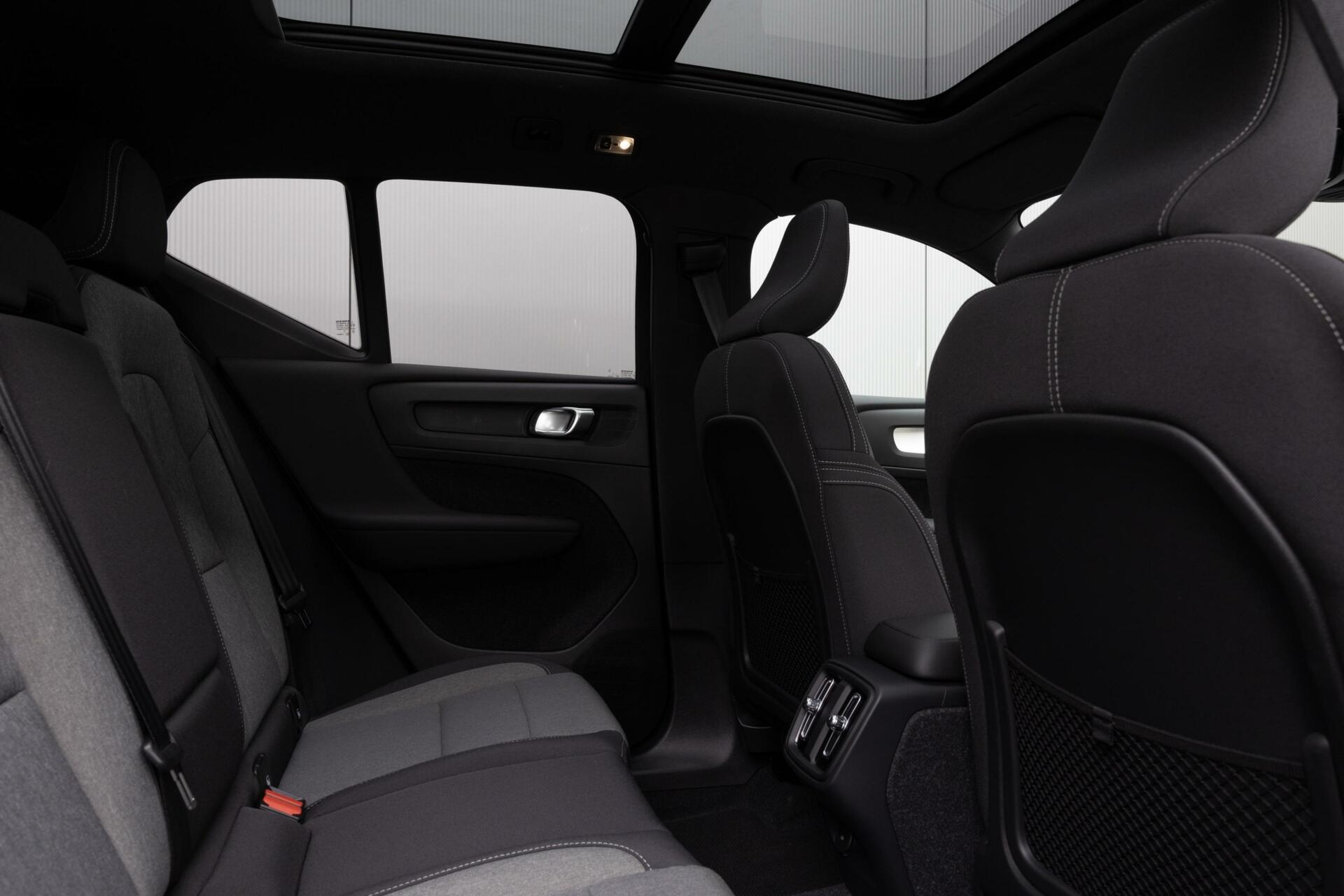 Volvo XC40 | B3 Plus Dark | Keyless | Autopilot | Comfortstoelen | H&K Audio |