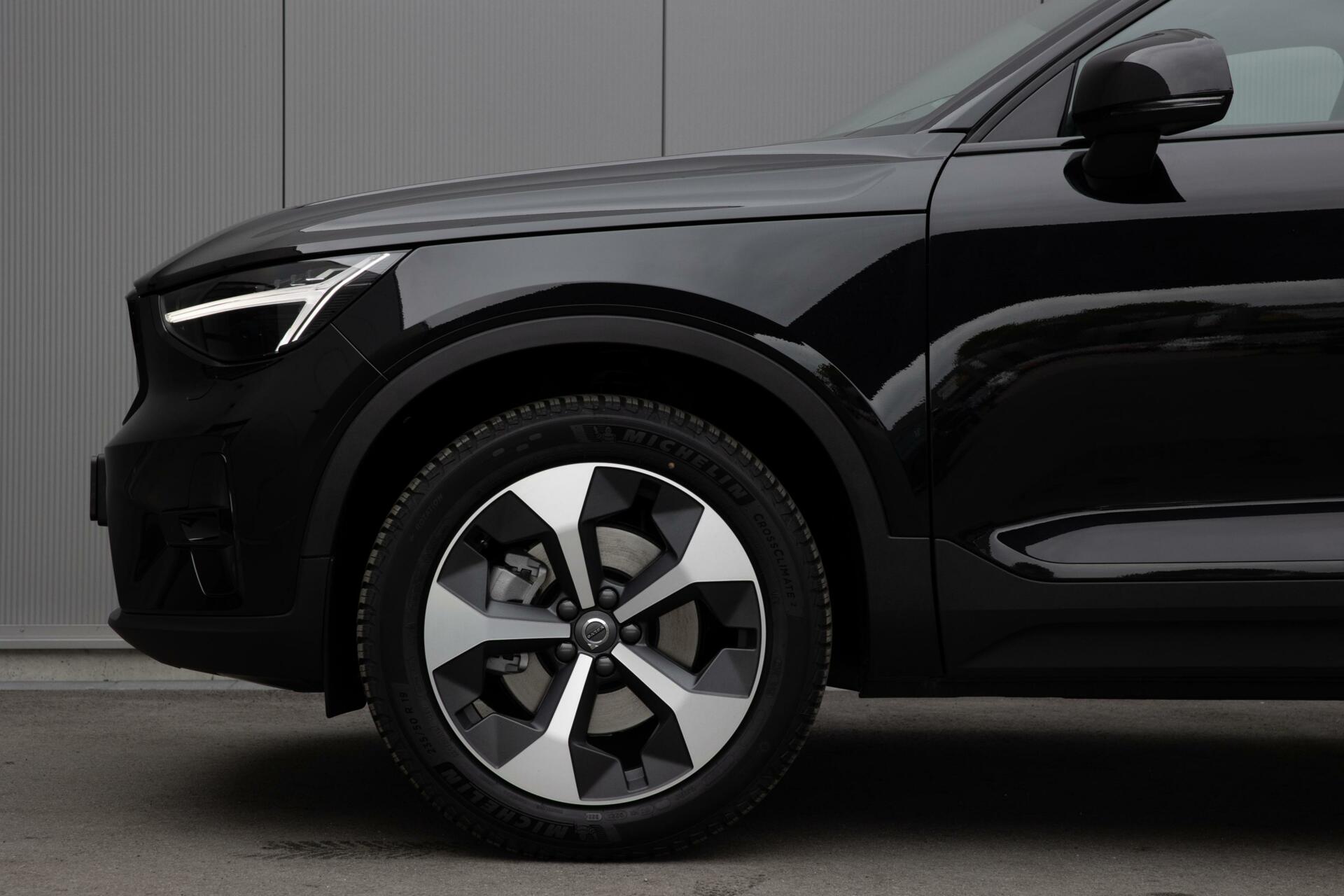 Volvo XC40 | B3 Plus Dark | Keyless | Autopilot | Comfortstoelen | H&K Audio |