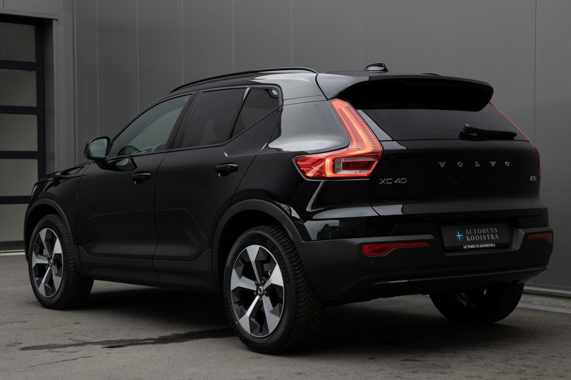 Volvo XC40 | B3 Plus Dark | Keyless | Autopilot | Comfortstoelen | H&K Audio |