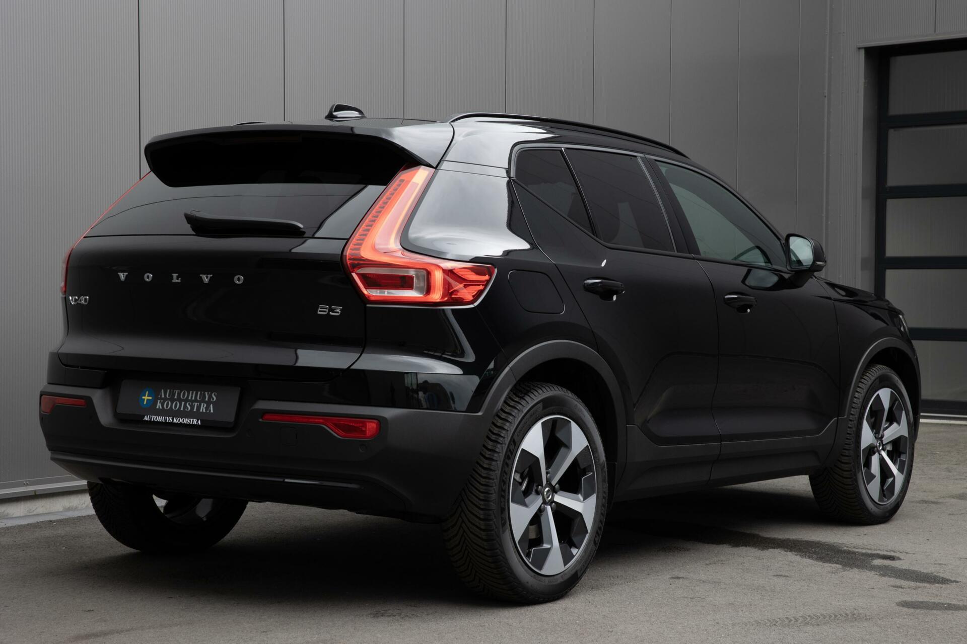 Volvo XC40 | B3 Plus Dark | Keyless | Autopilot | Comfortstoelen | H&K Audio |