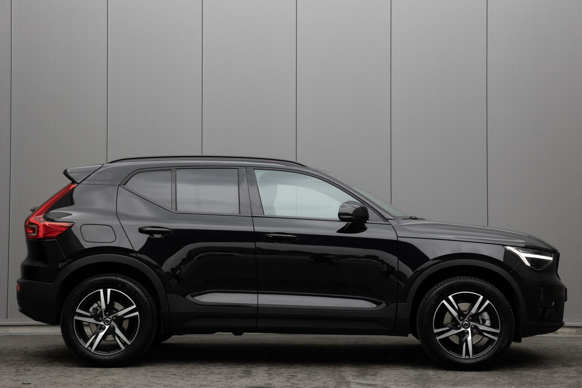 Volvo XC40 | B3 Plus Dark | Panoramadak | H&K Audio | Winterpack | Memory Stoelen |