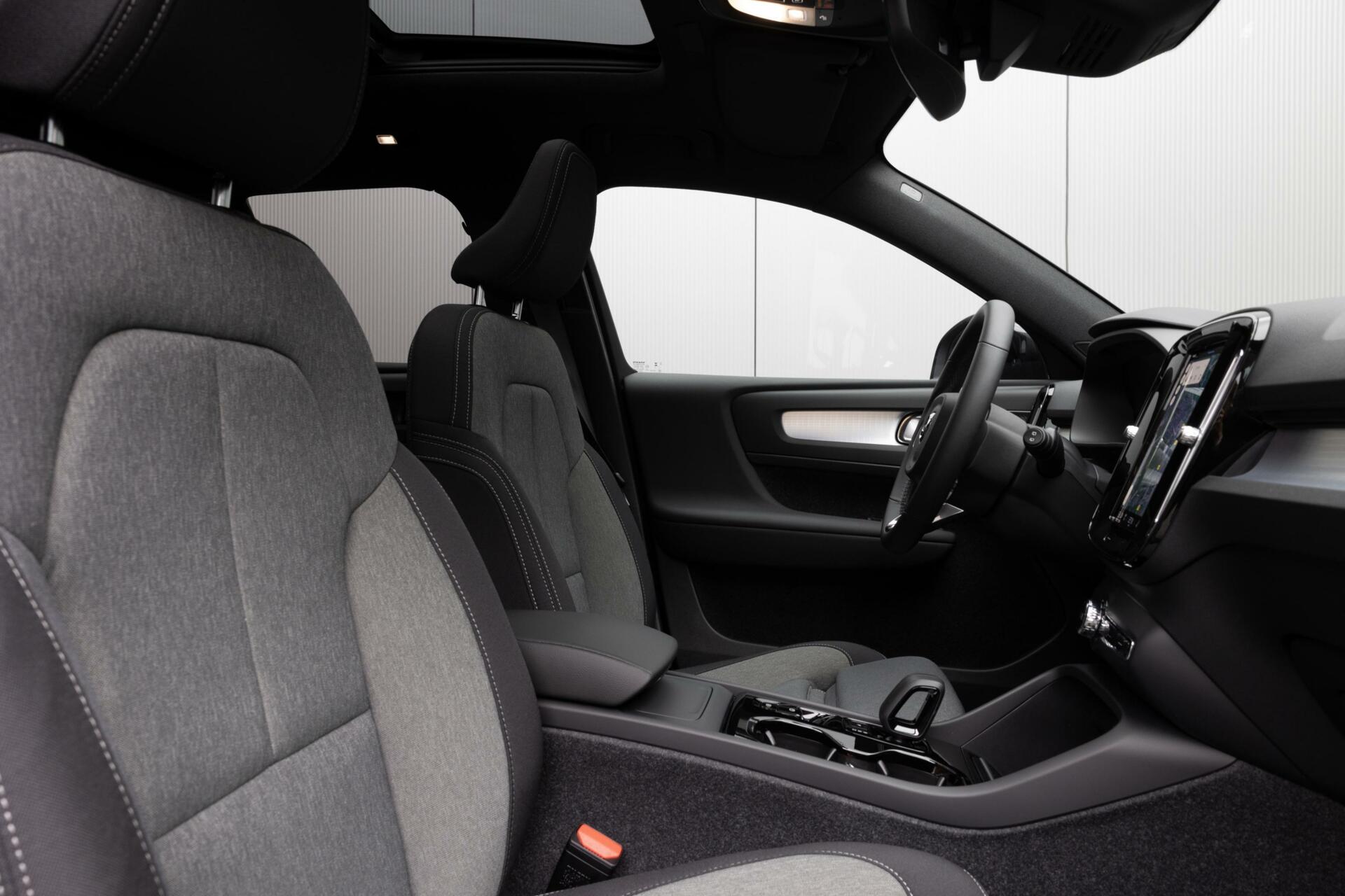 Volvo XC40 | B3 Plus Dark | Panoramadak | H&K Audio | Winterpack | Memory Stoelen |