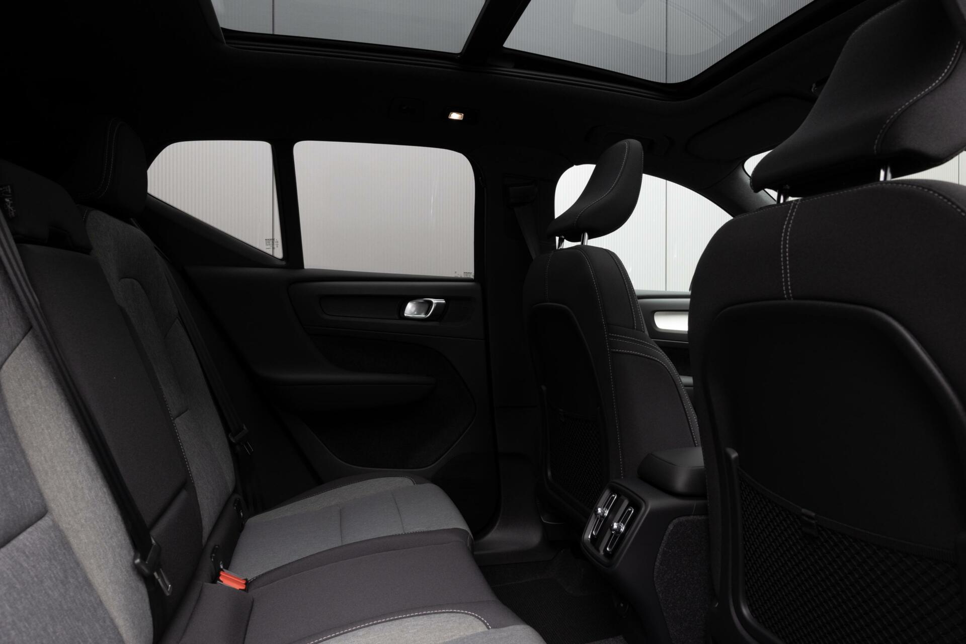 Volvo XC40 | B3 Plus Dark | Panoramadak | H&K Audio | Winterpack | Memory Stoelen |