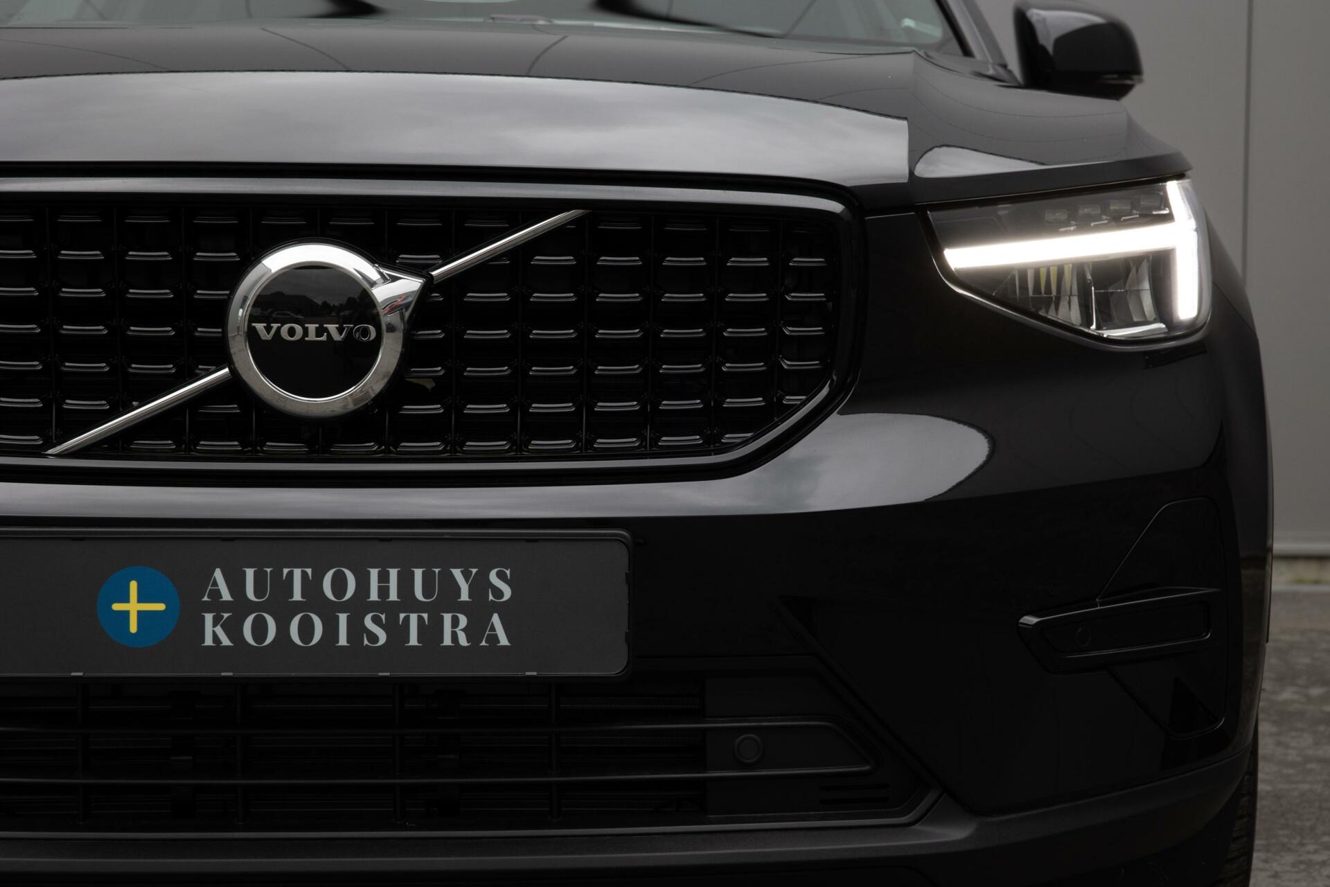 Volvo XC40 | B3 Plus Dark | Panoramadak | H&K Audio | Winterpack | Memory Stoelen |