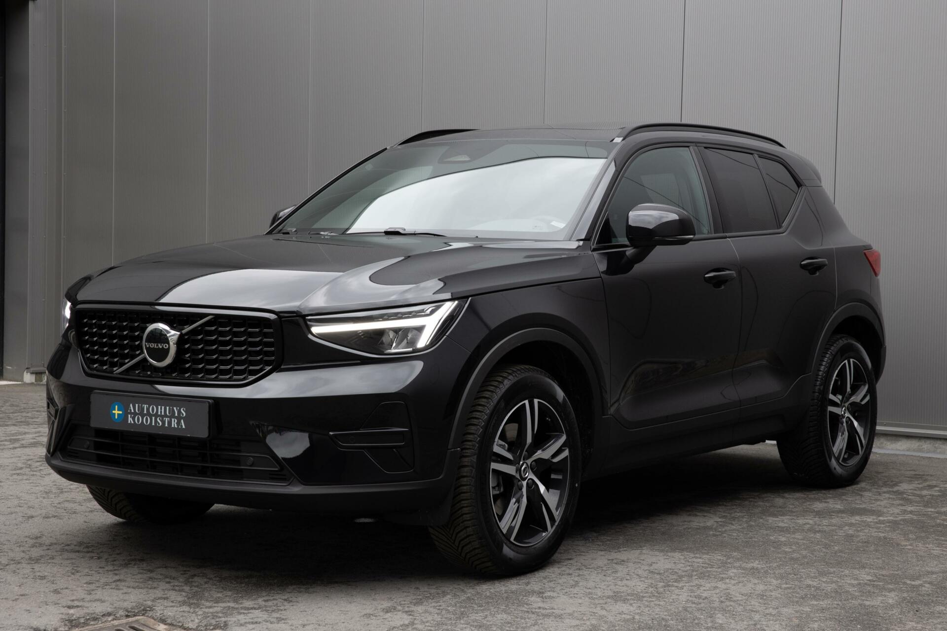 Volvo XC40 | B3 Plus Dark | Panoramadak | H&K Audio | Winterpack | Memory Stoelen |