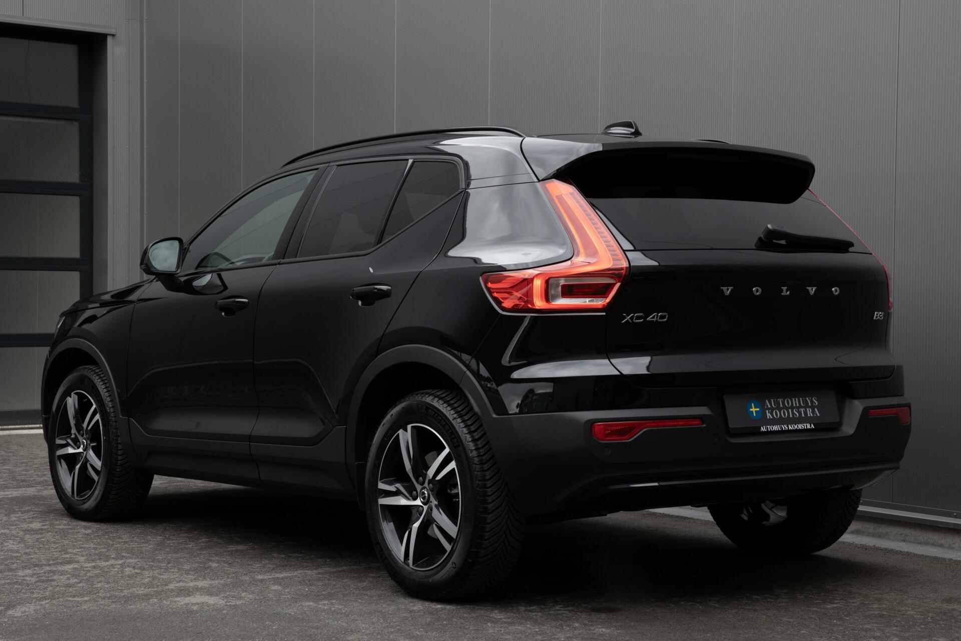 Volvo XC40 | B3 Plus Dark | Panoramadak | H&K Audio | Winterpack | Memory Stoelen |