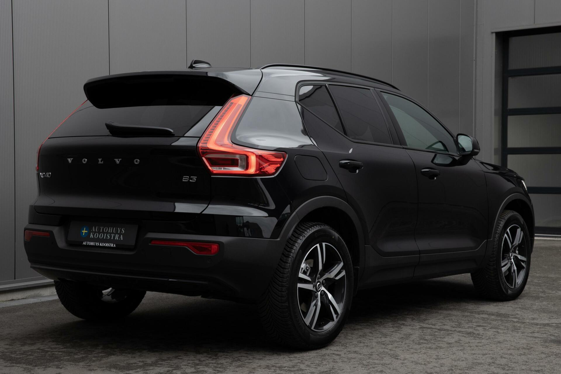 Volvo XC40 | B3 Plus Dark | Panoramadak | H&K Audio | Winterpack | Memory Stoelen |