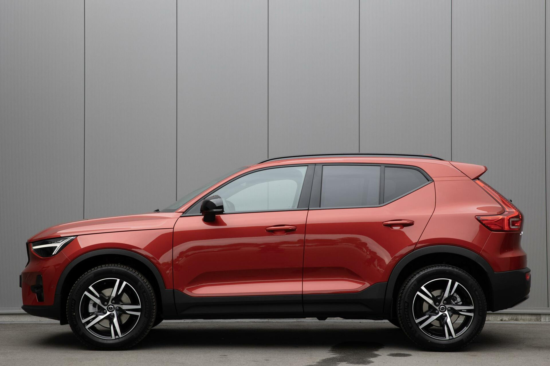 Volvo XC40 | B3 Plus Dark | H&K Audio | 360° Camera | Panoramadak | Google Maps |