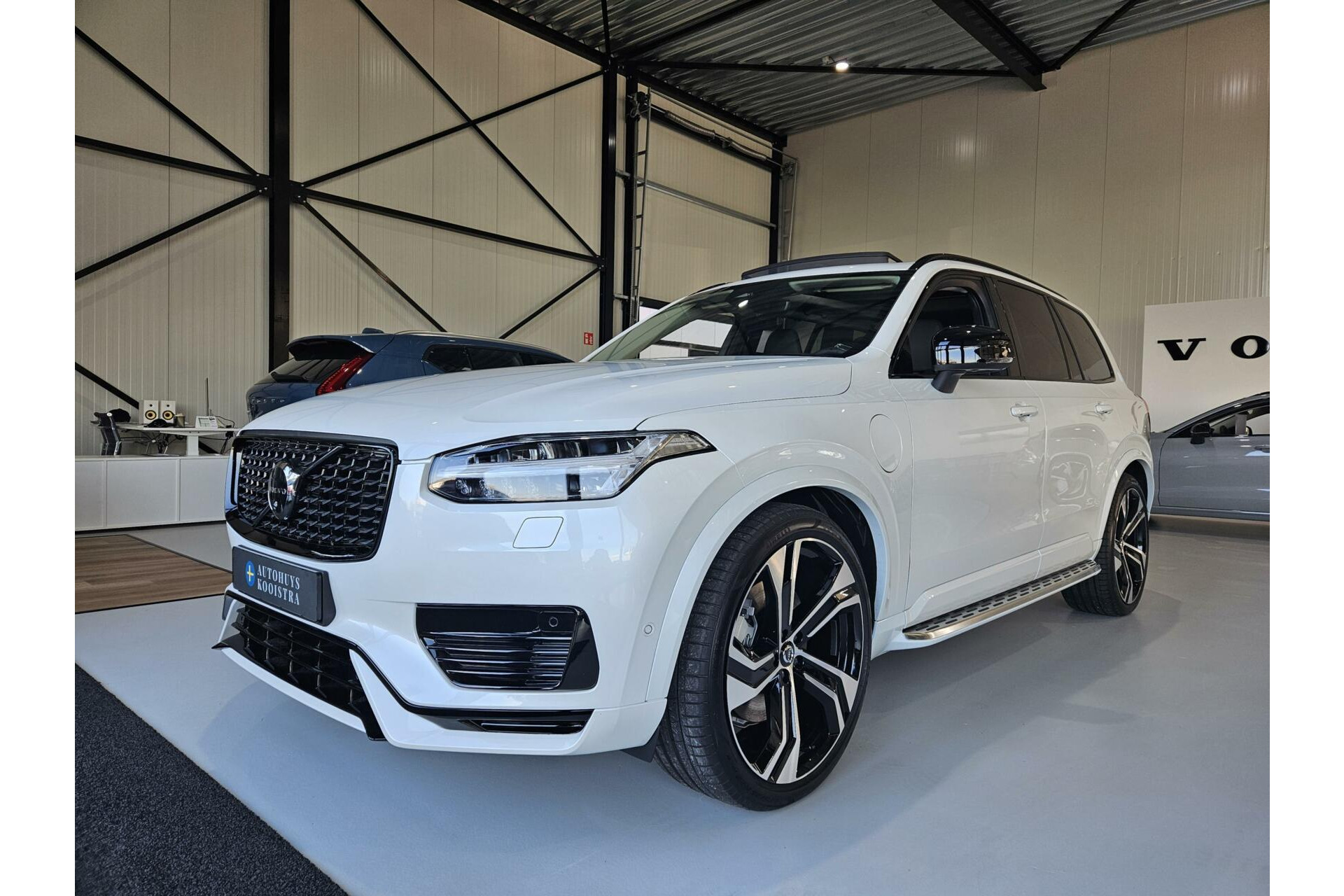 Volvo XC90 - 2.0 T8 Recharge AWD Ultra Dark