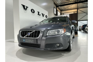 Volvo V70 2.5FT Momentum | Xenon | Trekhaak | Stoelverwarming