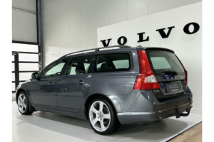 Volvo V70 2.5FT Momentum | Xenon | Trekhaak | Stoelverwarming