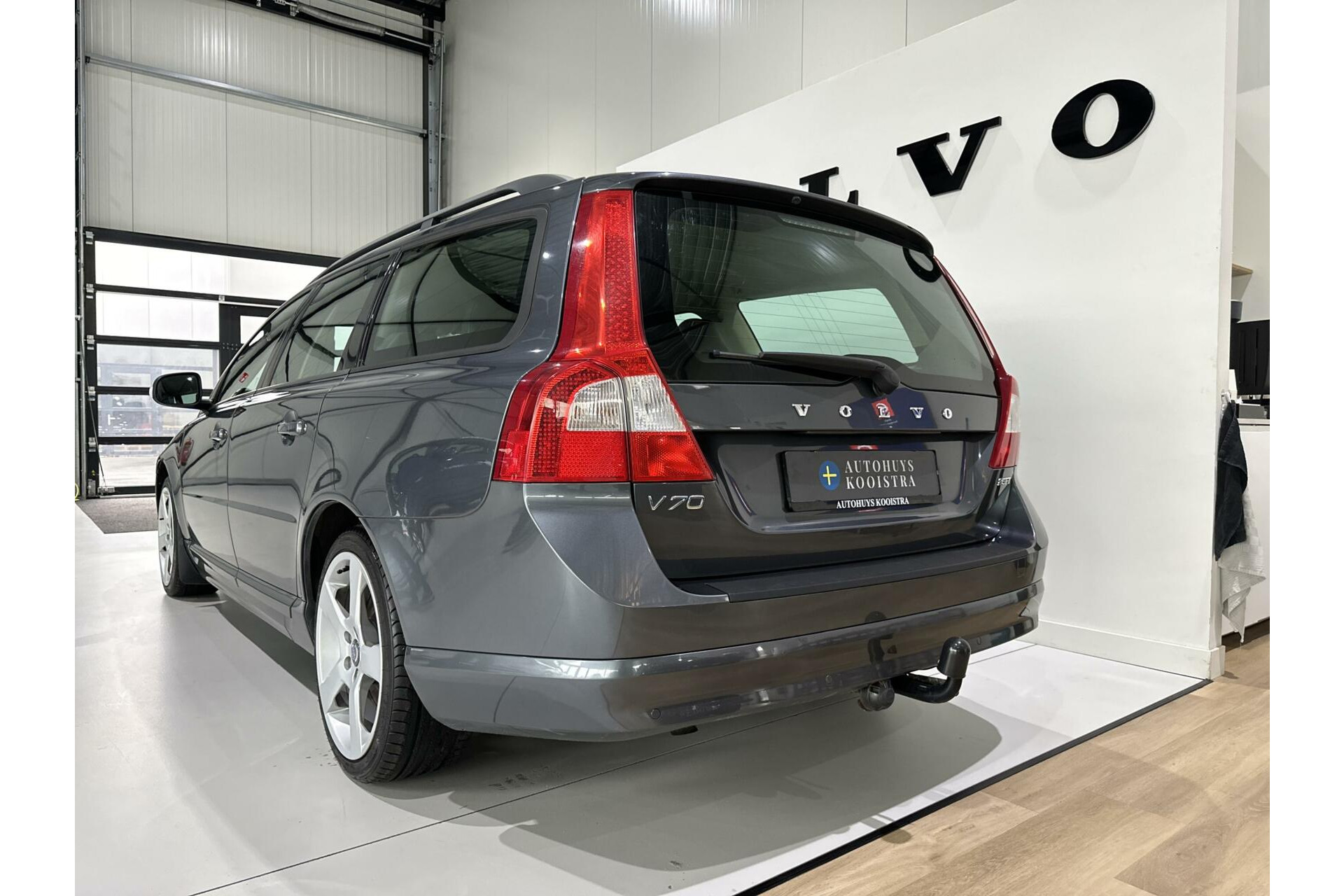 Volvo V70 2.5FT Momentum | Xenon | Trekhaak | Stoelverwarming