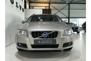 Volvo V70 2.5FT Momentum Automaat | Xenon | Trekhaak | Stoelverwarming