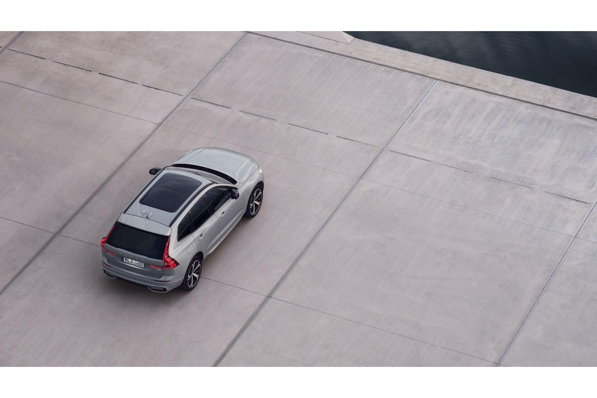 Volvo XC60 2.0 Recharge T6 AWD Ultra Dark Direct Leverbaar!