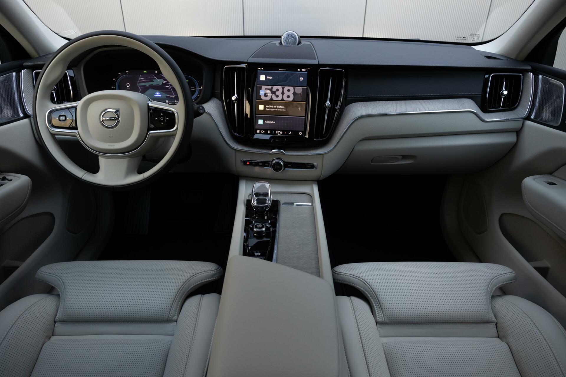 Volvo XC60 Recharge T6 AWD Ultra Bright FULL OPTION