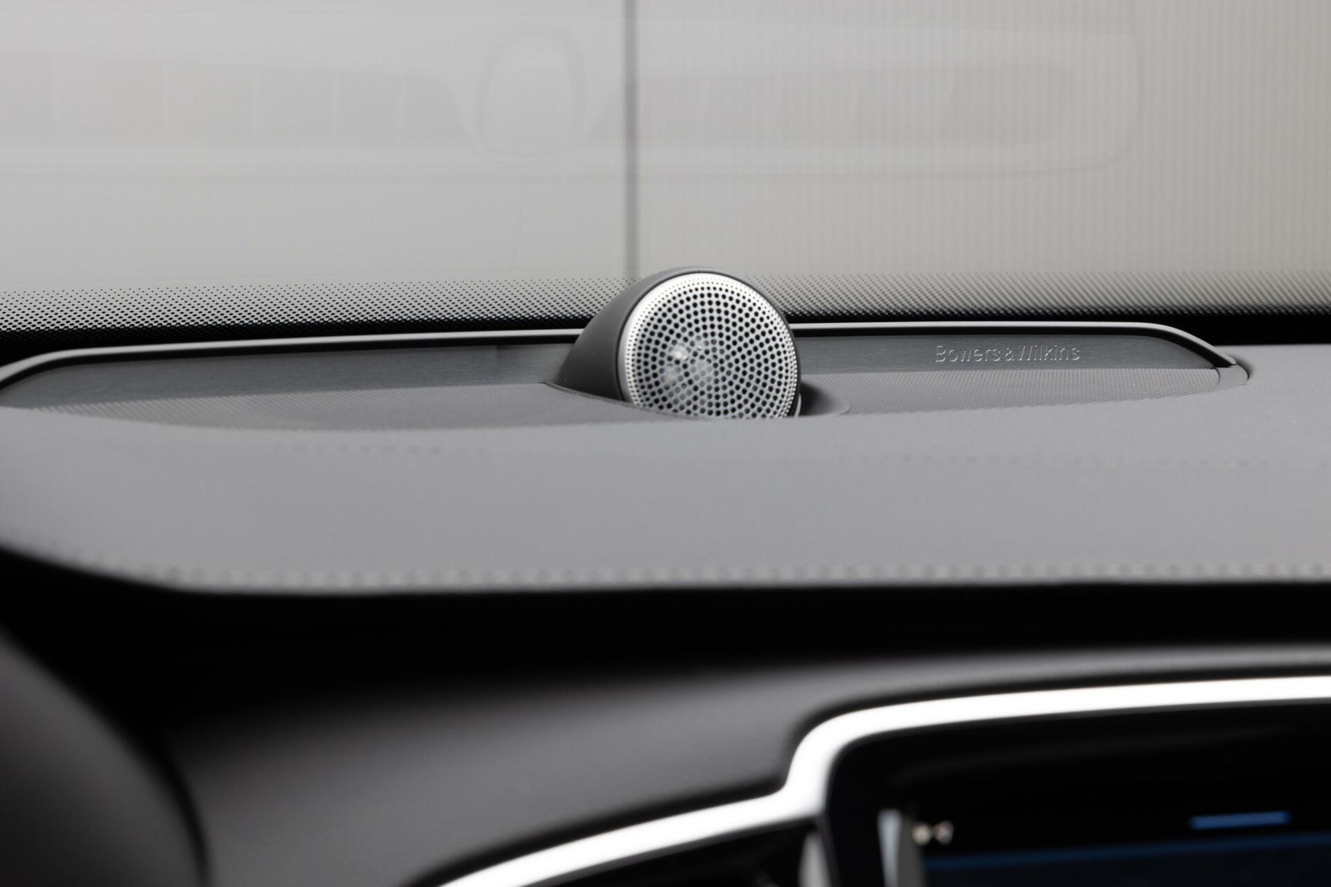 Volvo XC90 2.0 T8 Recharge AWD Ultra Dark Bowers Wilkins audio Luchtvering