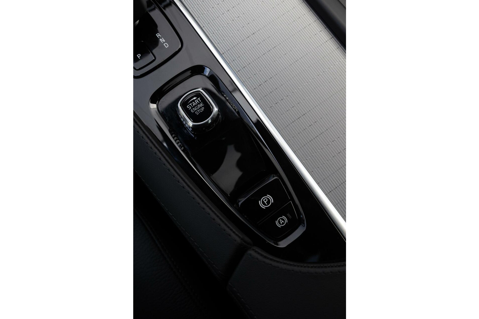 Volvo XC90 2.0 T8 Recharge AWD Ultra Dark