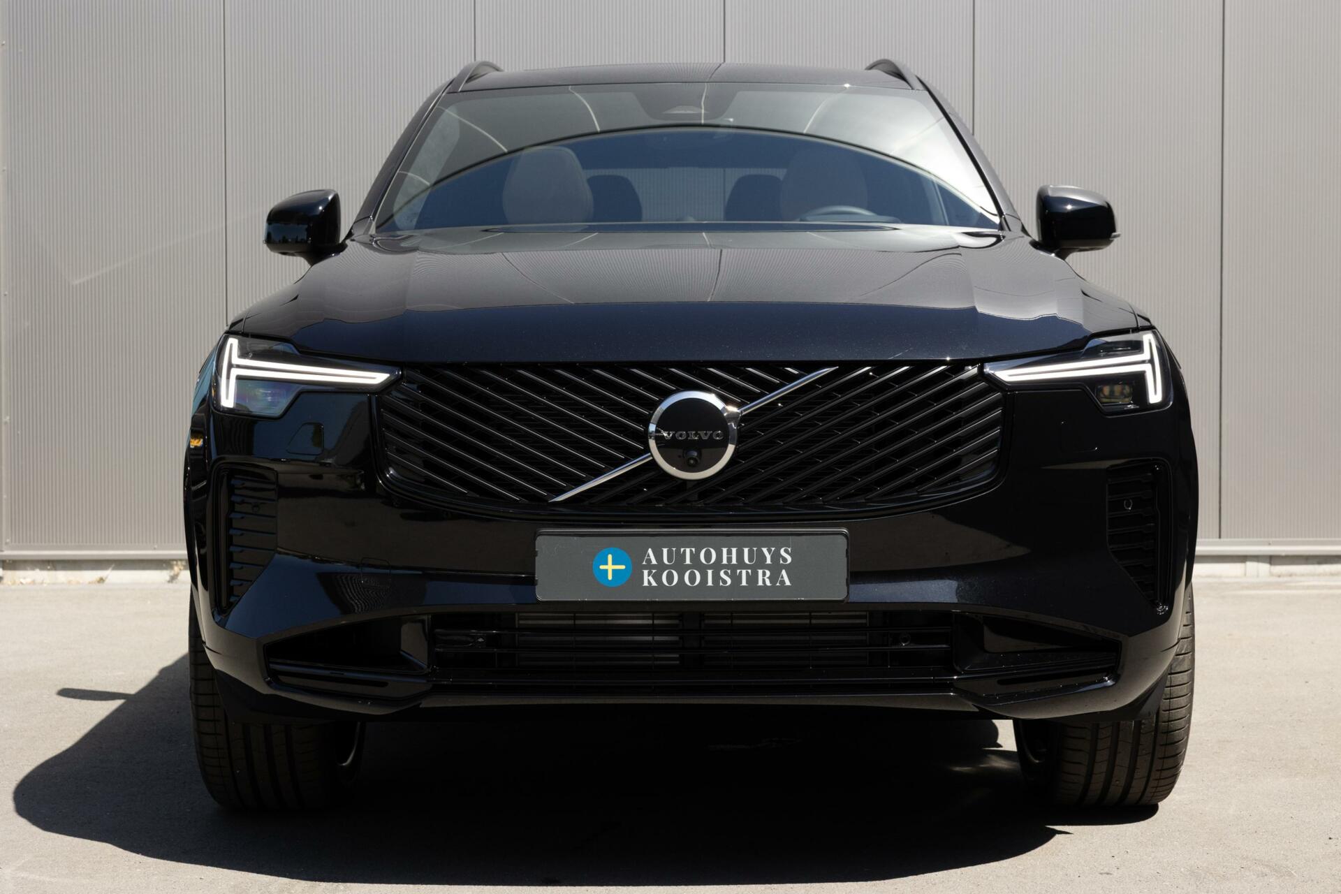 Volvo XC90 T8 Plug-in hybrid AWD Ultra Dark 2025 FULL OPTION