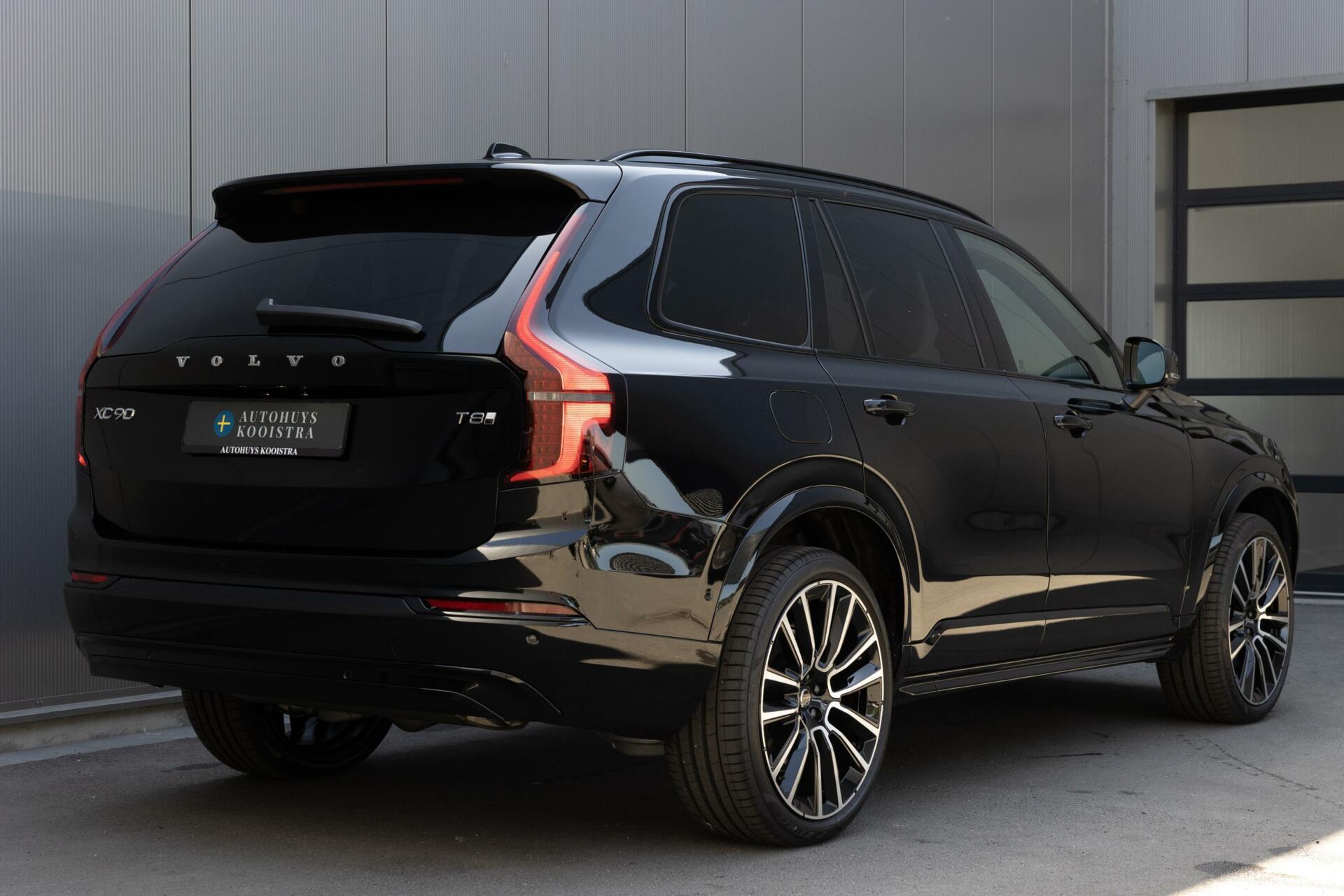 Volvo XC90 T8 Plug-in hybrid AWD Ultra Dark 2025 FULL OPTION