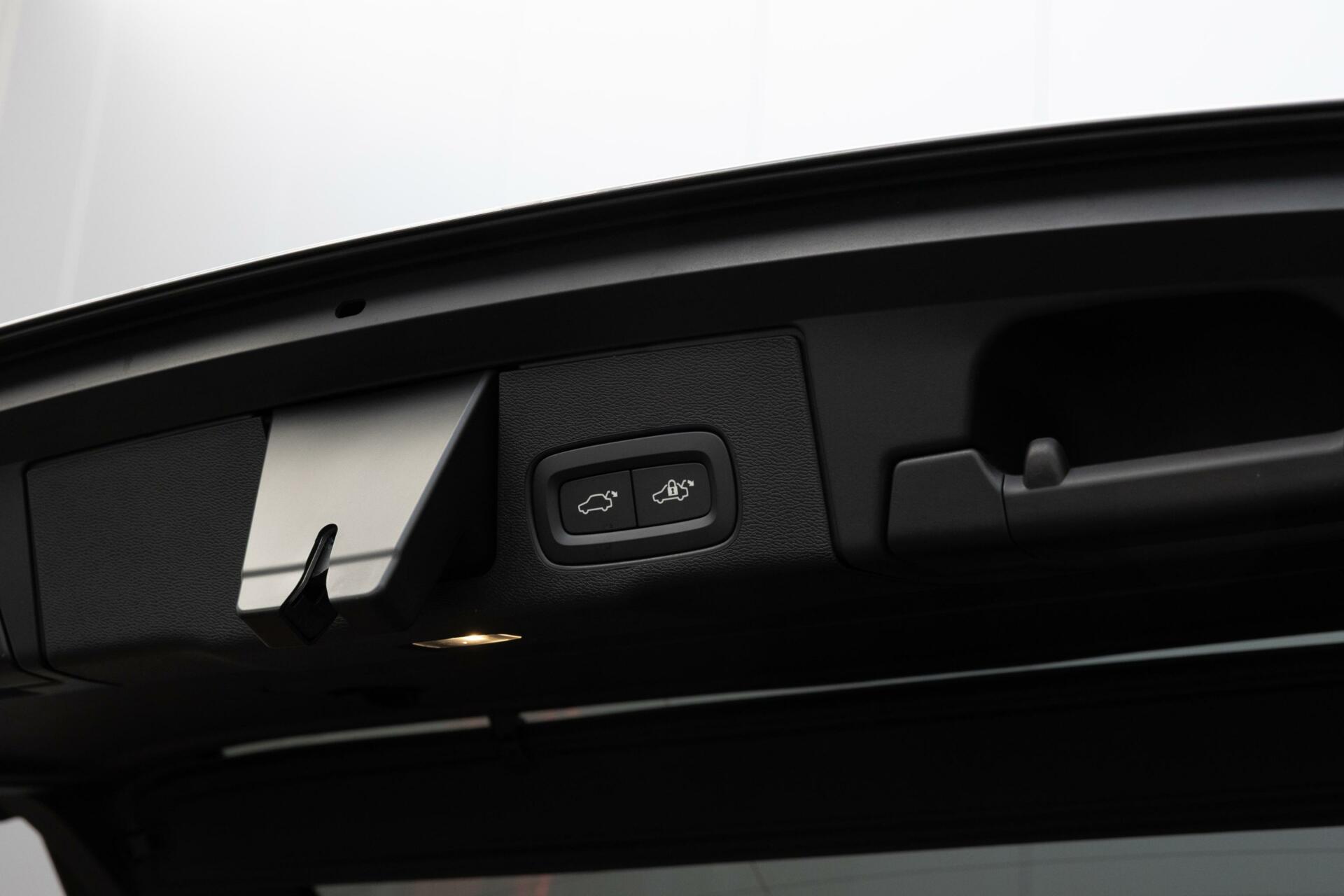 Volvo XC60 2.0 Recharge T6 AWD Ultra Bright
