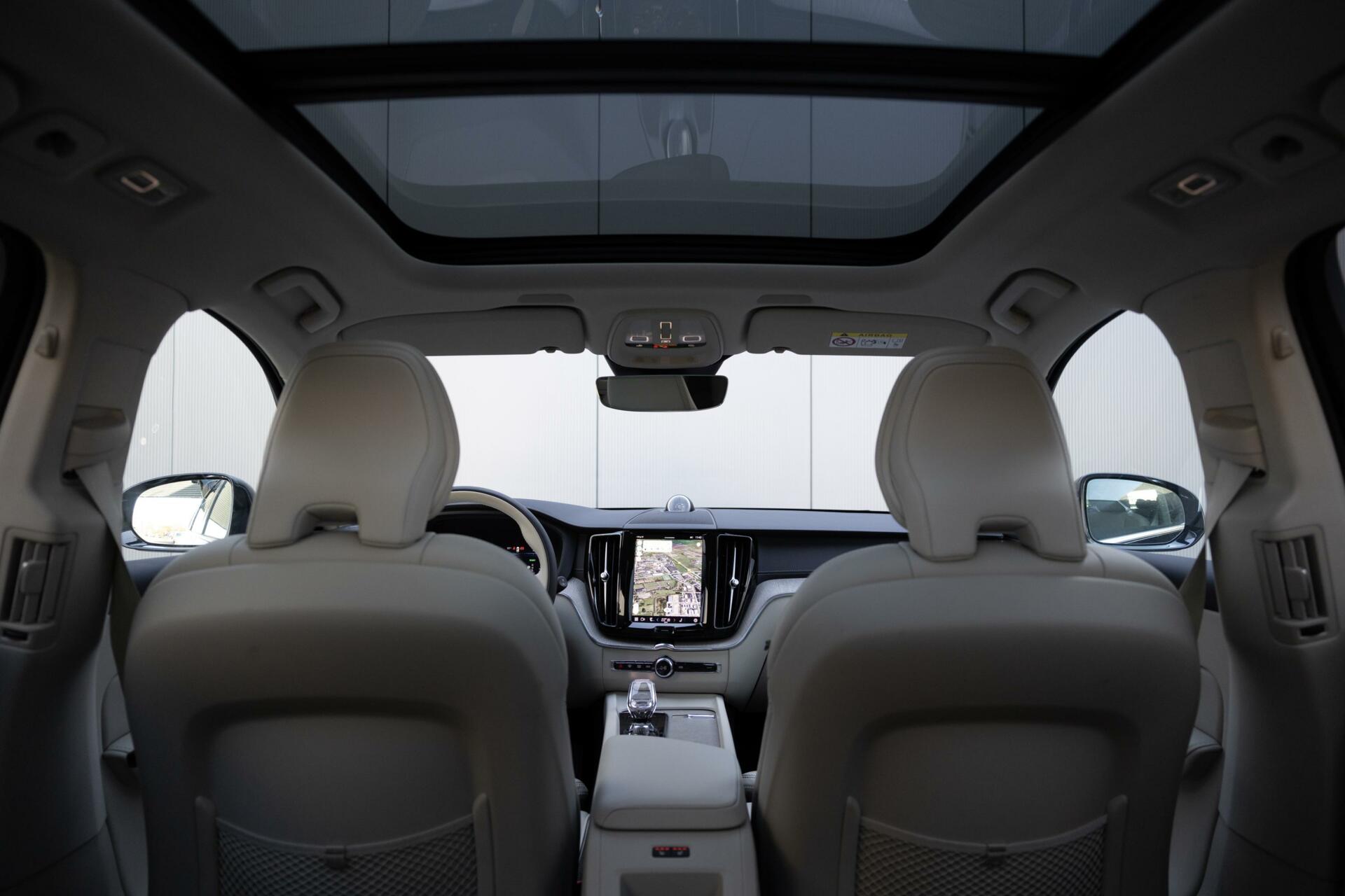 Volvo XC60 Recharge T6 AWD Ultra Bright FULL OPTION