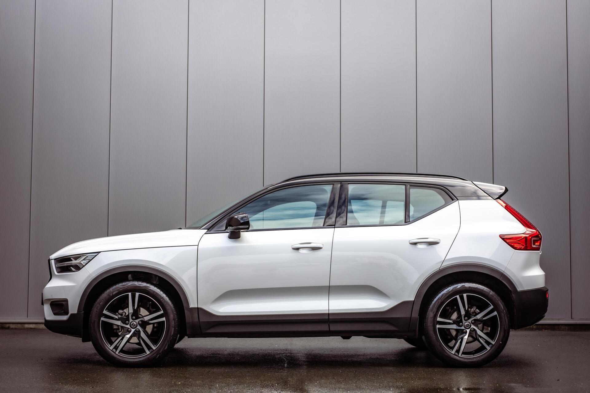 Volvo XC40 - 1.5 T3 R-Design Automaat|Panorama|360|Trekhaak|
