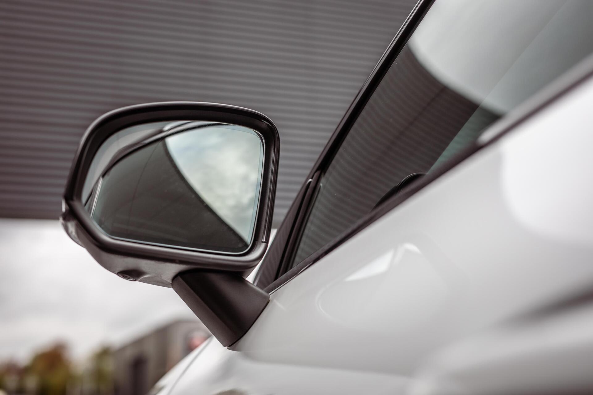 Volvo XC40 1.5 T3 R-Design Automaat|Panorama|360|Trekhaak|