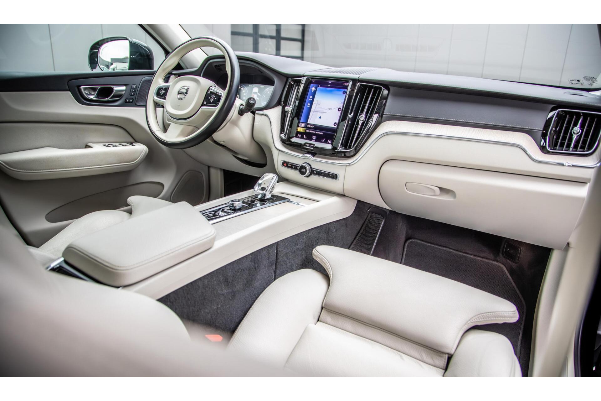 Volvo XC60 2.0 B5 Inscription HUD|Panorama|360|H/K Audio