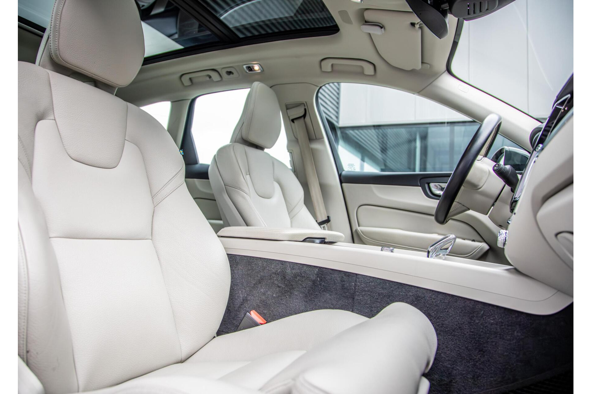 Volvo XC60 2.0 B5 Inscription HUD|Panorama|360|H/K Audio