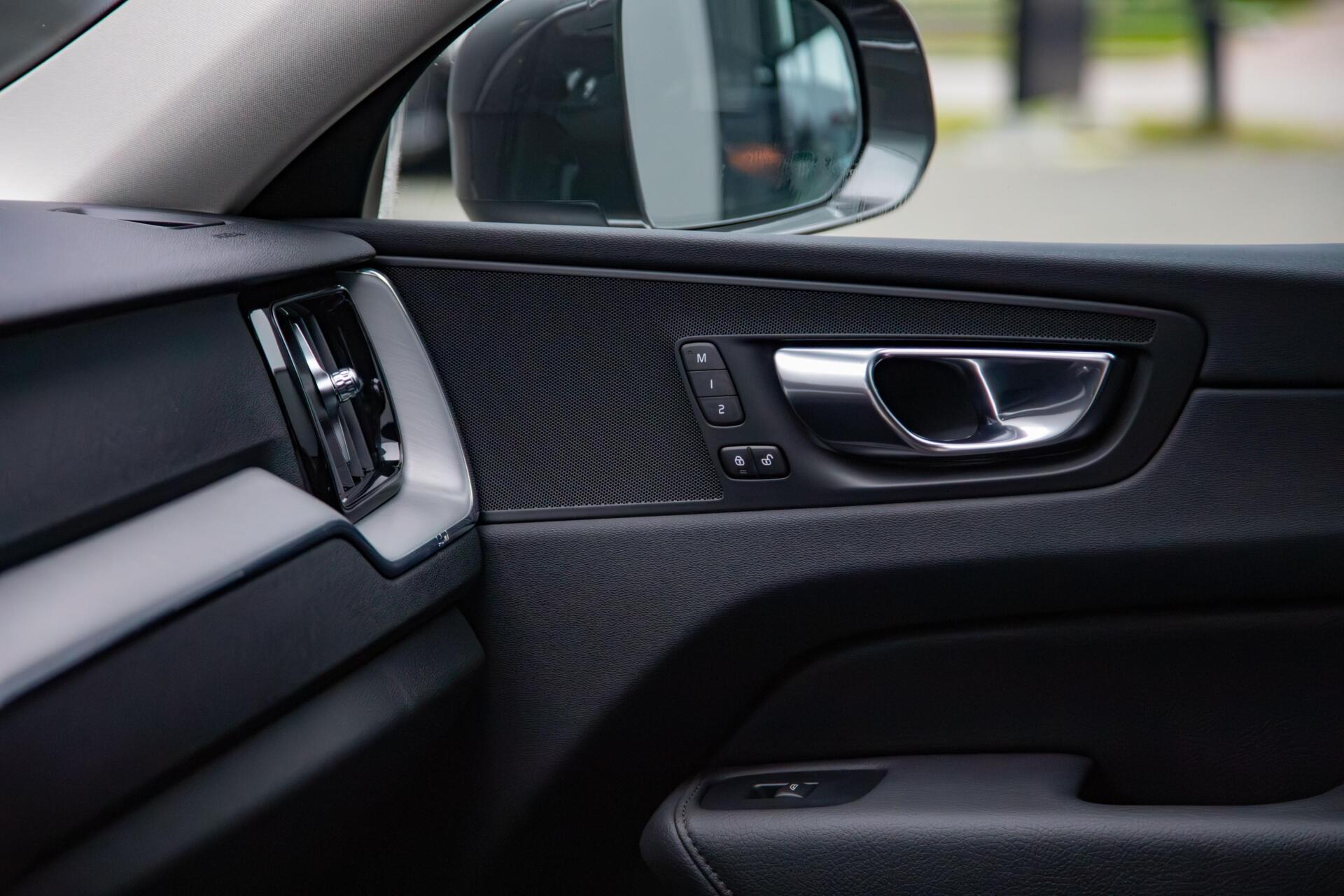 Volvo XC60 2.0 B5 Inscription | Navi | LED | Trekhaak