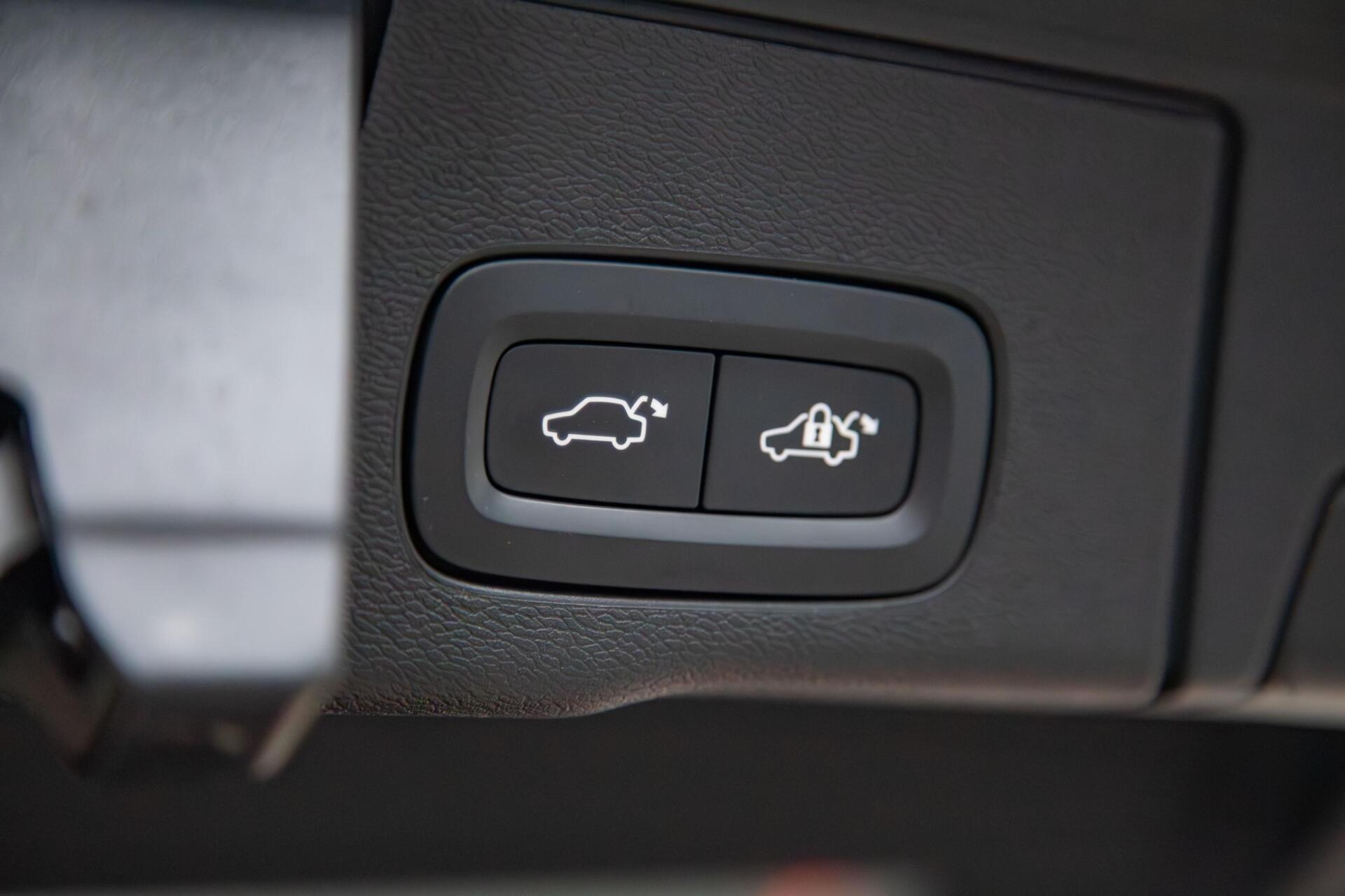 Volvo XC60 2.0 B5 Inscription | Navi | LED | Trekhaak