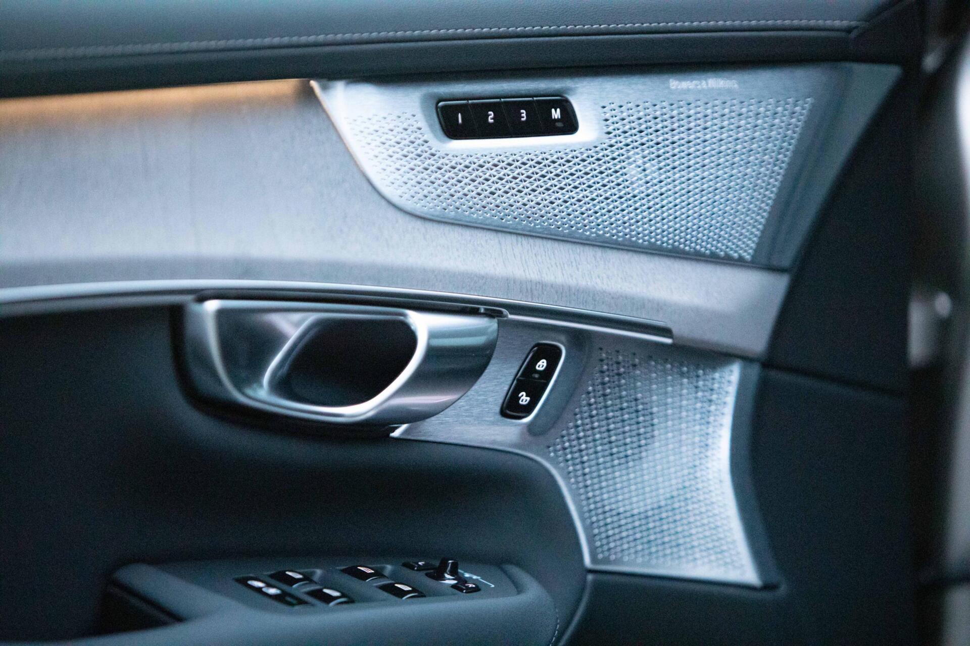 Volvo XC90 2.0 T8 Plug-in hybrid AWD Ultra Bright MY 2026 Facelift