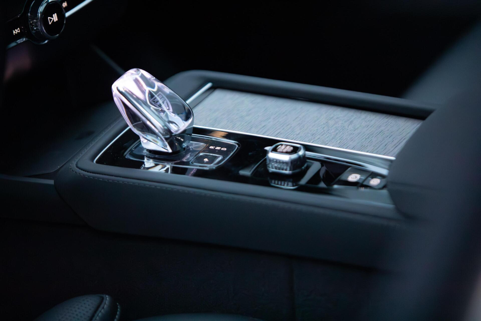 Volvo XC90 2.0 T8 Plug-in hybrid AWD Ultra Bright MY 2026 Facelift