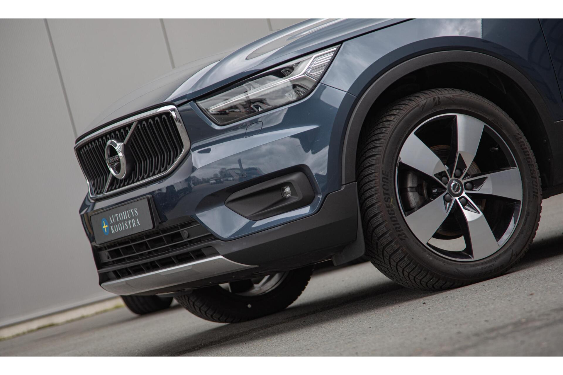 Volvo XC40 2.0 B4 Momentum Pro |Full option|Pano|360|Leer|Blis
