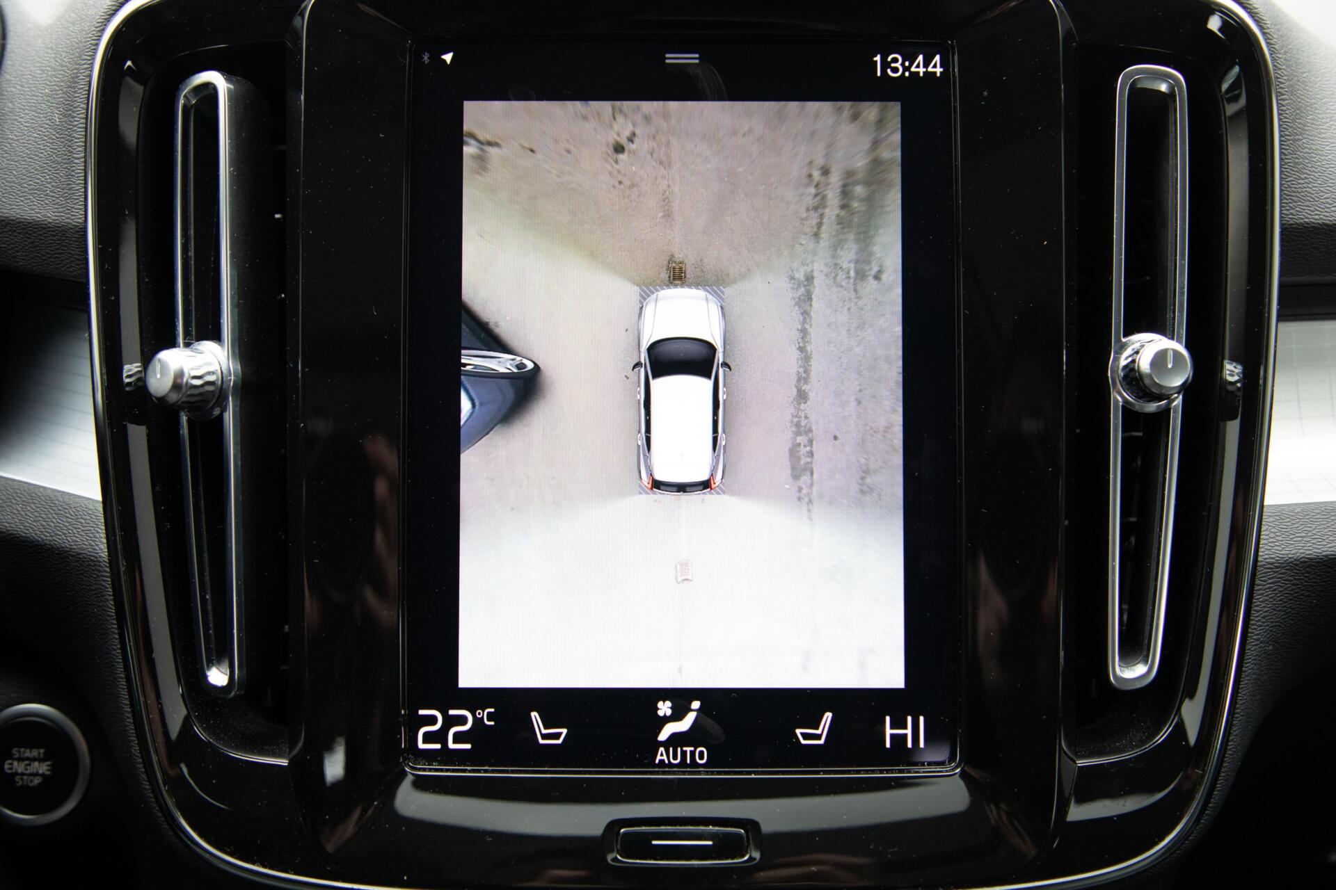 Volvo XC40 2.0 B4 Momentum Pro |Full option|Pano|360|Leer|Blis