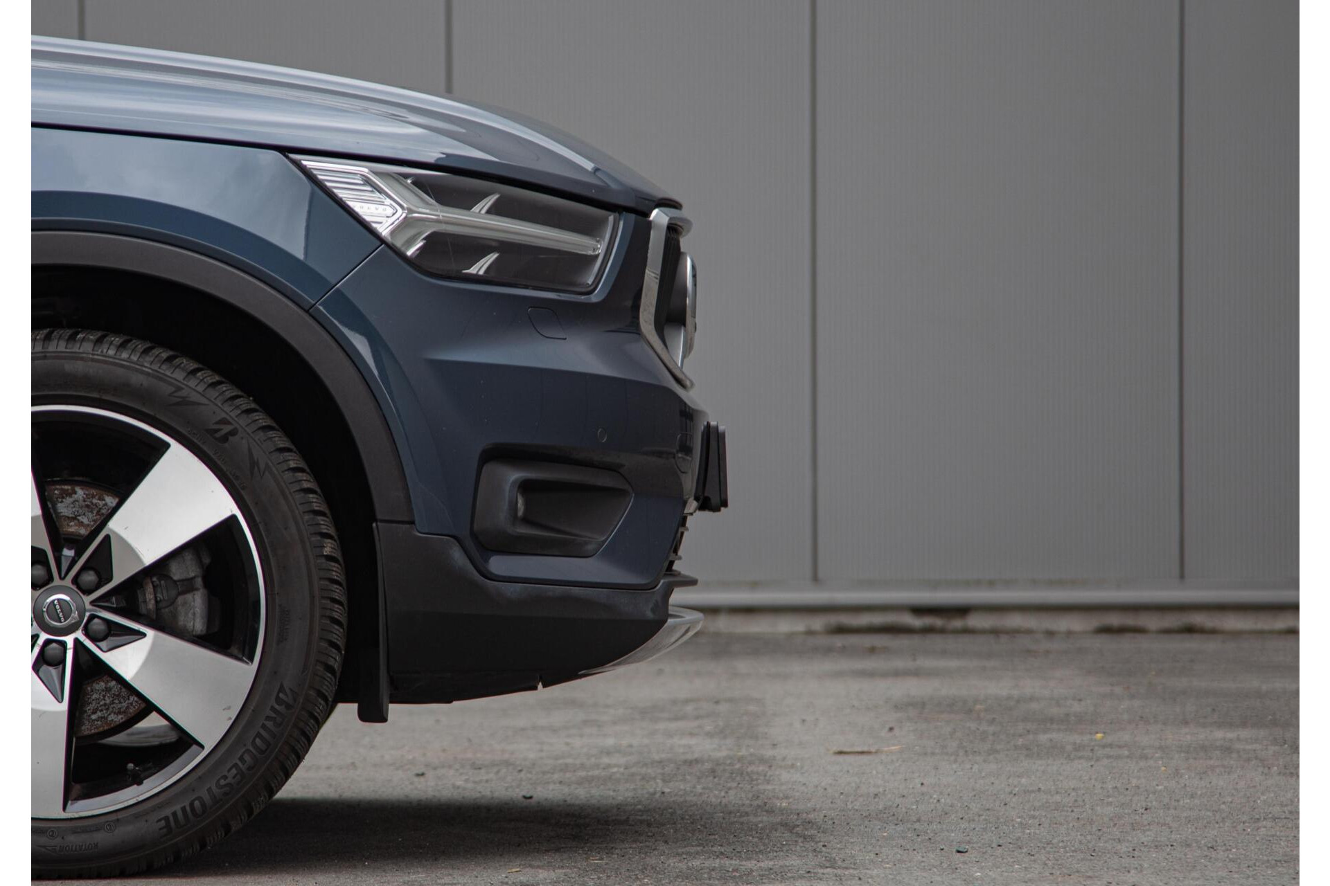 Volvo XC40 2.0 B4 Momentum Pro |Full option|Pano|360|Leer|Blis