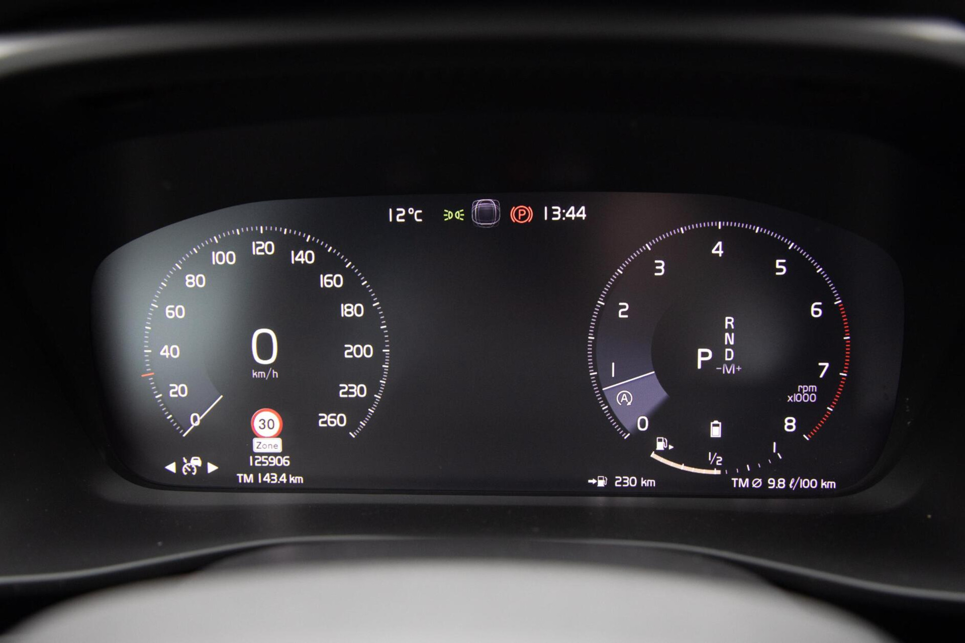 Volvo XC40 2.0 B4 Momentum Pro |Full option|Pano|360|Leer|Blis