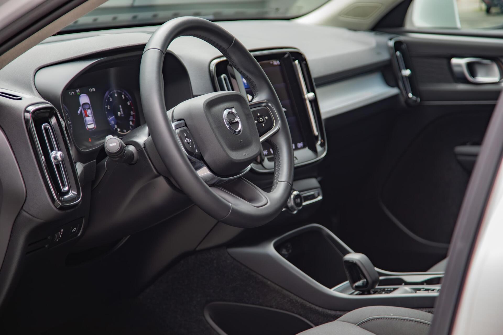 Volvo XC40 1.5 T3 Momentum Business Adaptive cruise|Keyless|DAB+